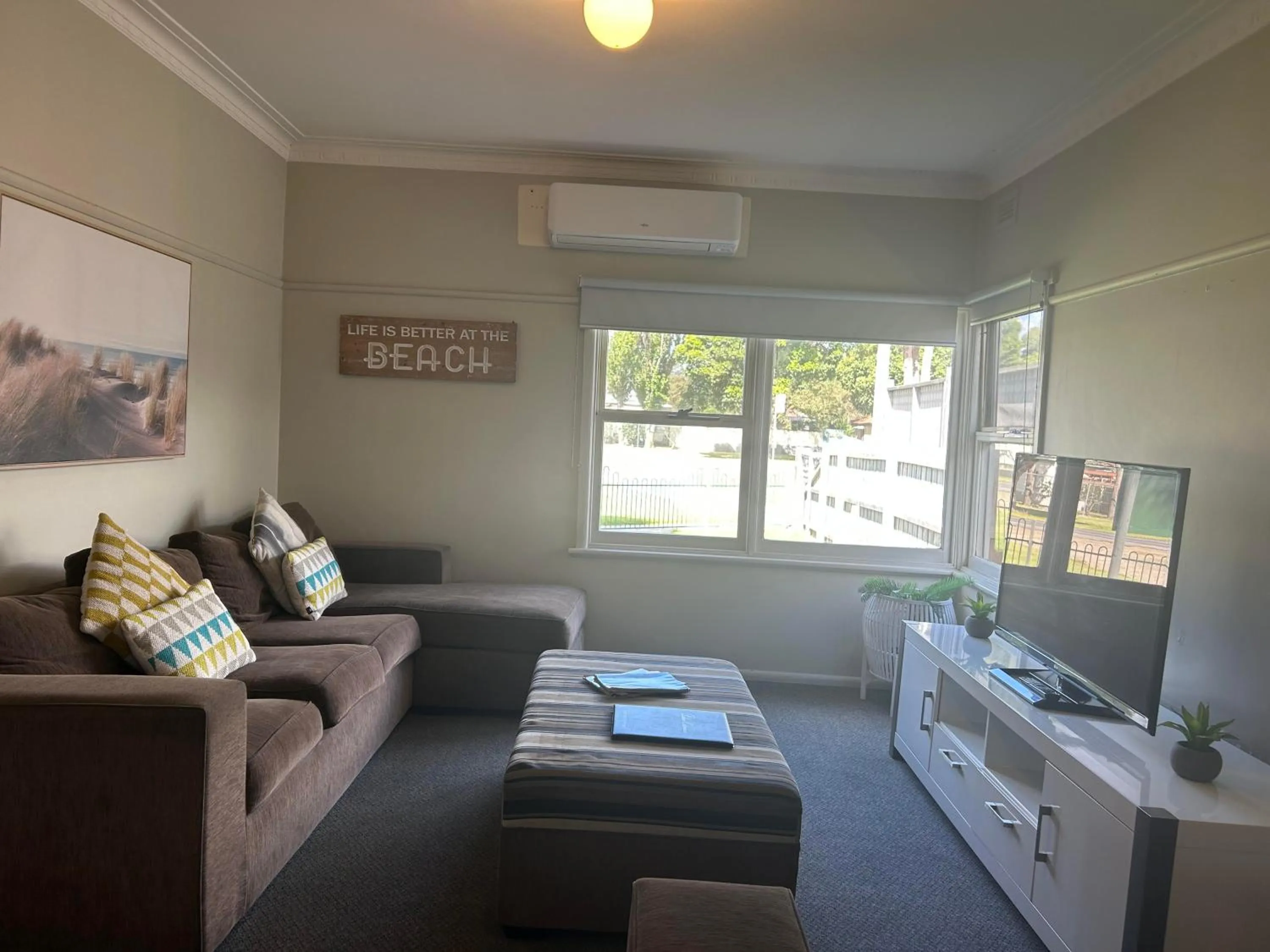 Living room in Echo Beach Tourist Park