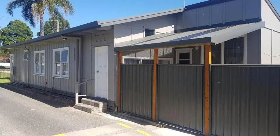 Property building in Echo Beach Tourist Park