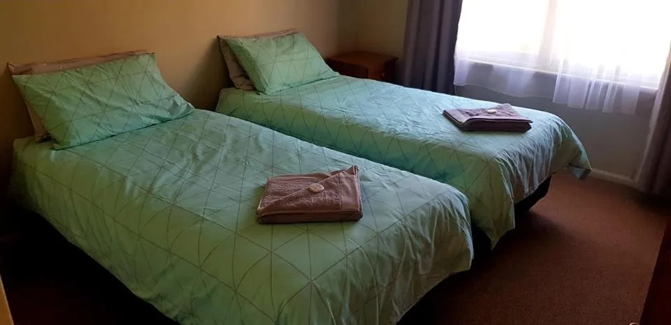 Bedroom, Bed in Echo Beach Tourist Park