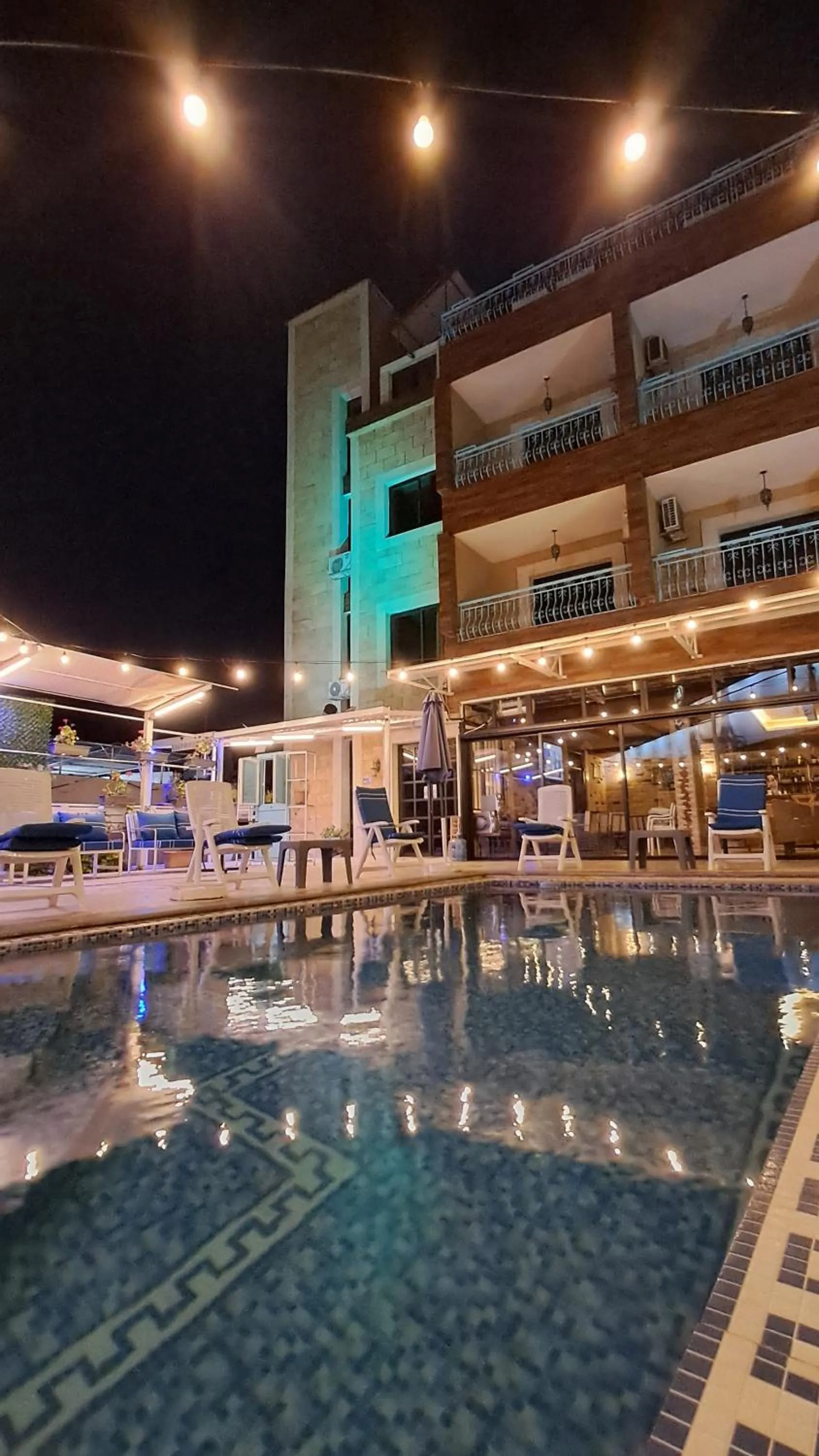 Deluxe Double or Twin Room in Byblos inn, jbeil ,Fidar