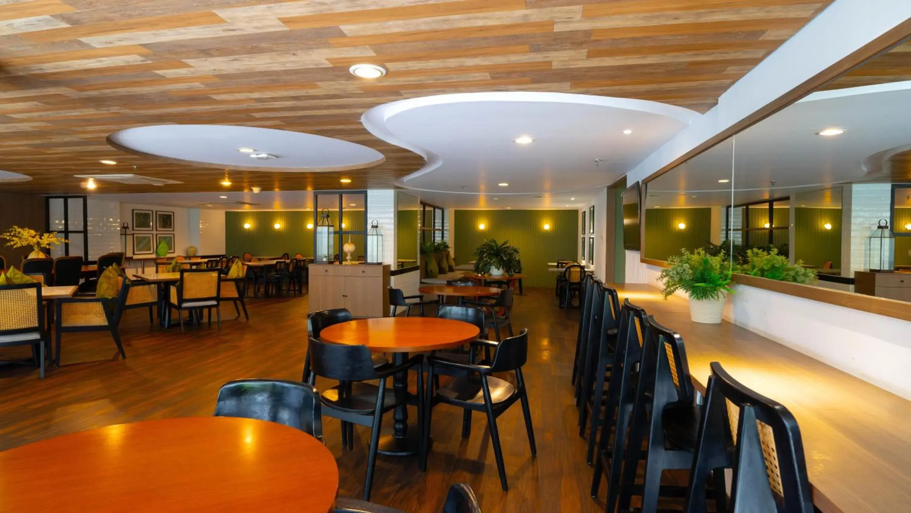 Restaurant/places to eat in Swiss-Belcourt Bogor Restaurant/places to eat in Swiss-Belcourt Bogor