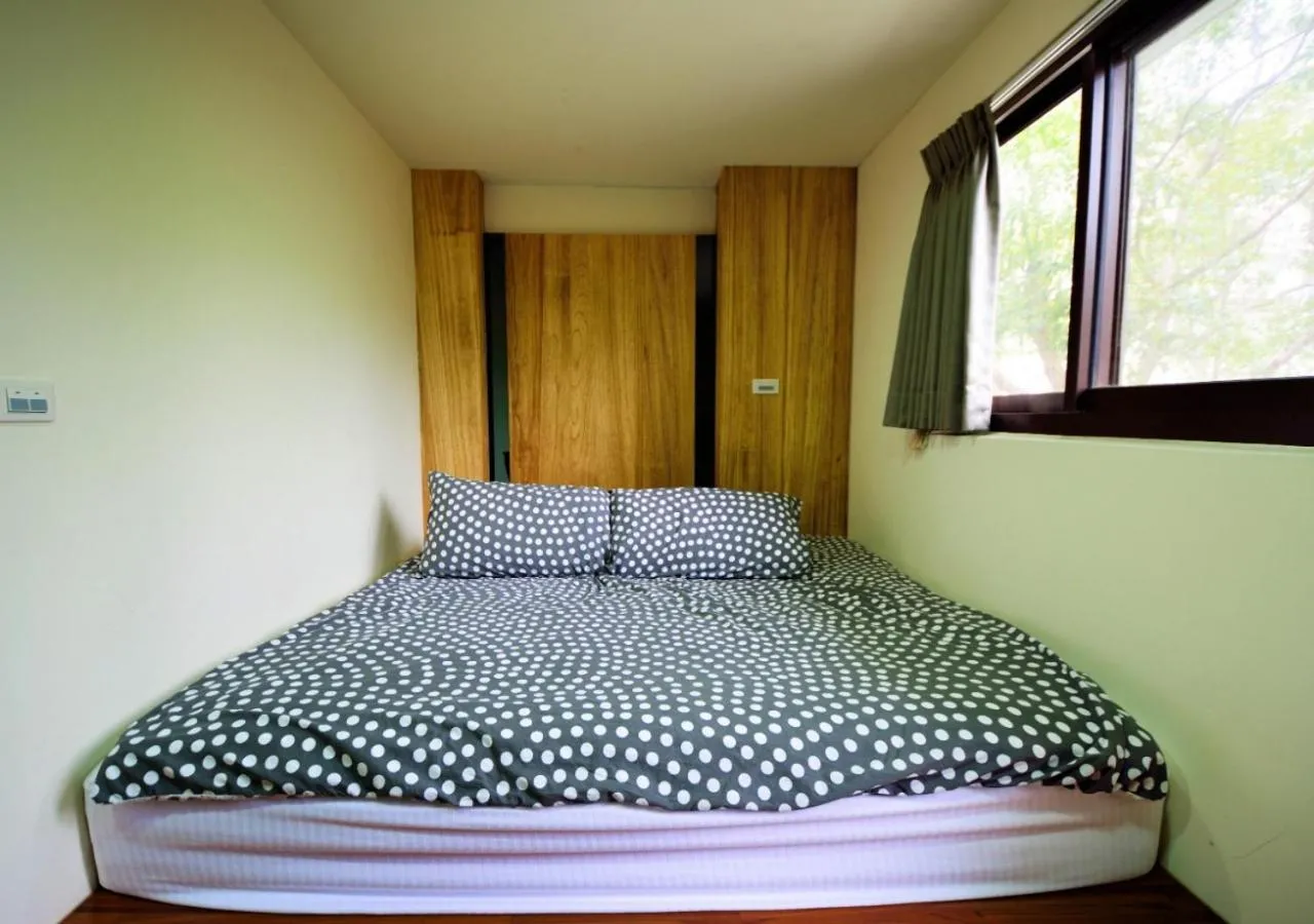 Staff, Bed in Sanyi Wei Wei Feng B&B