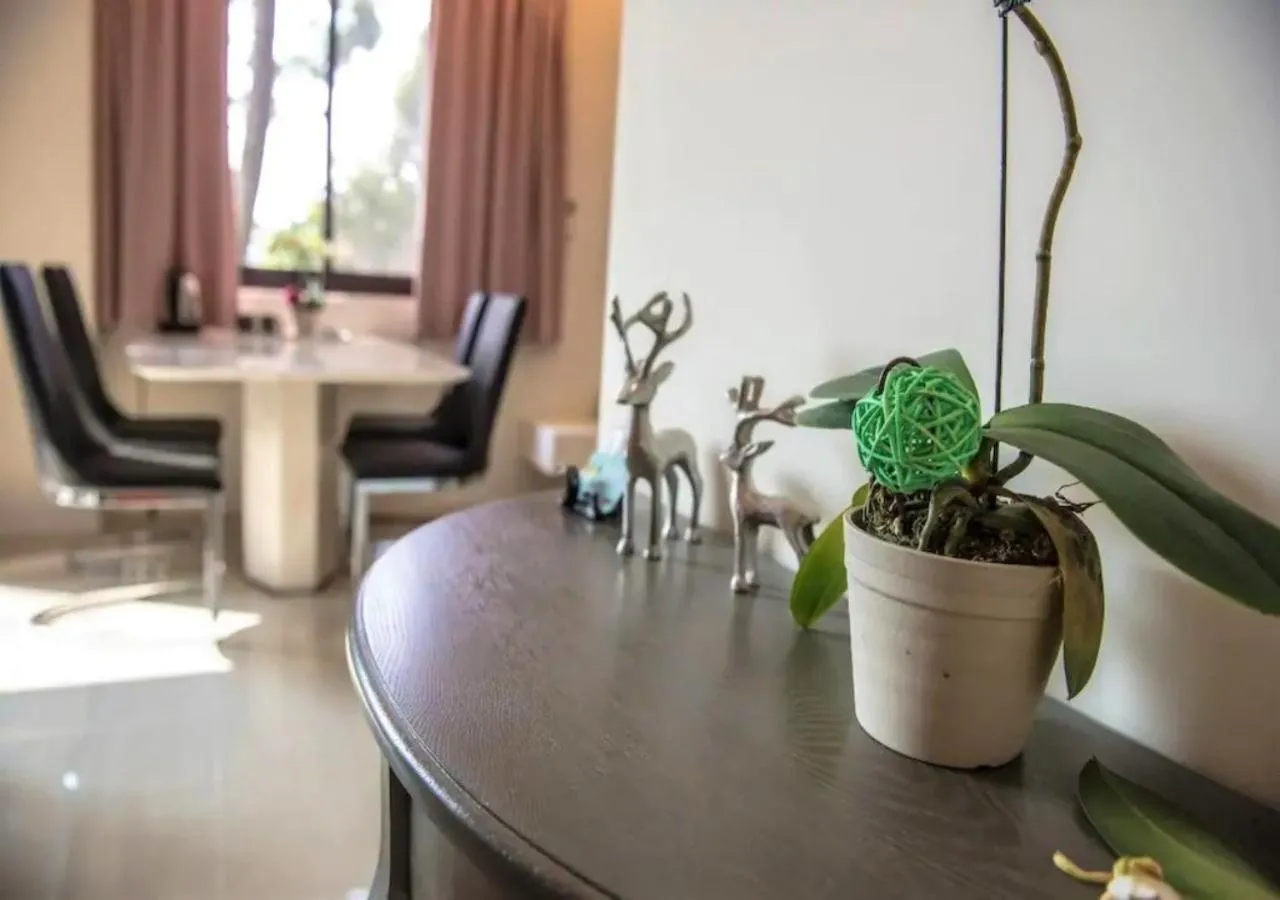 Decorative detail in Sanyi Wei Wei Feng B&B