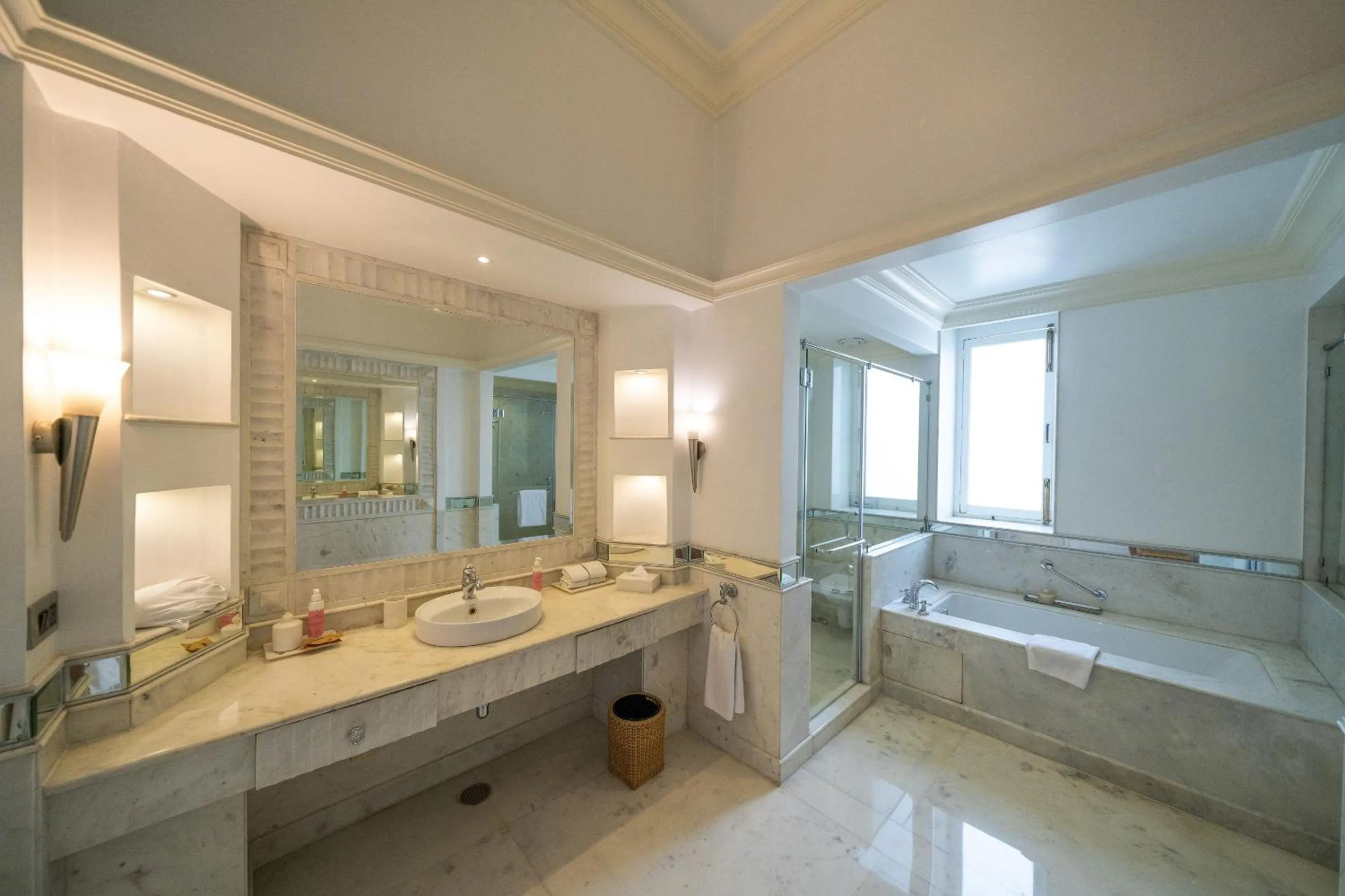 Bathroom, Bed in Rajmahal Palace RAAS