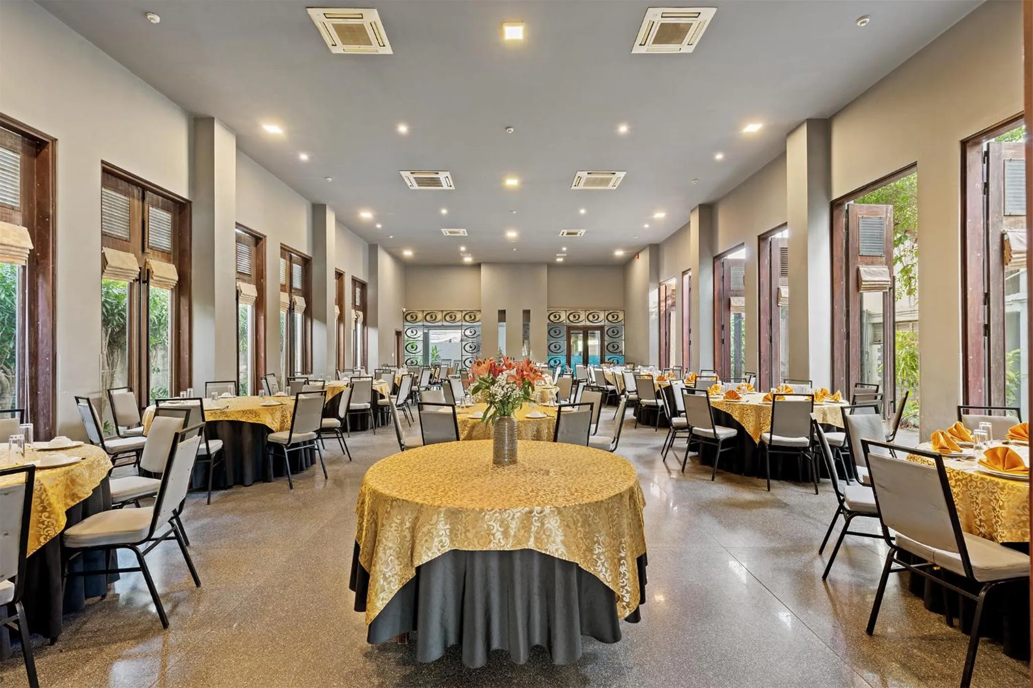 Restaurant/places to eat in Goda Boutique Hotel