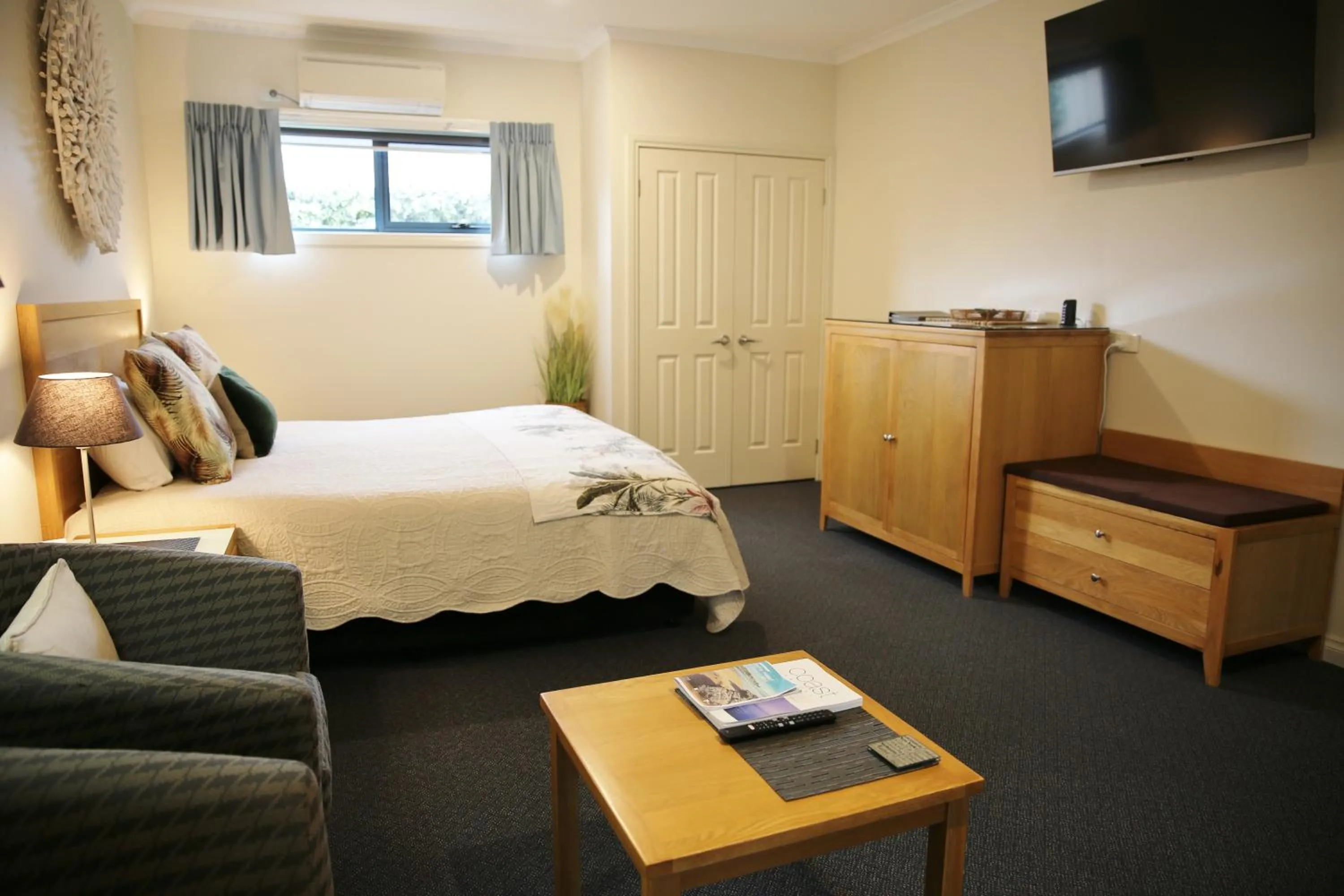 Bedroom, Bed in Motel On A'Beckett