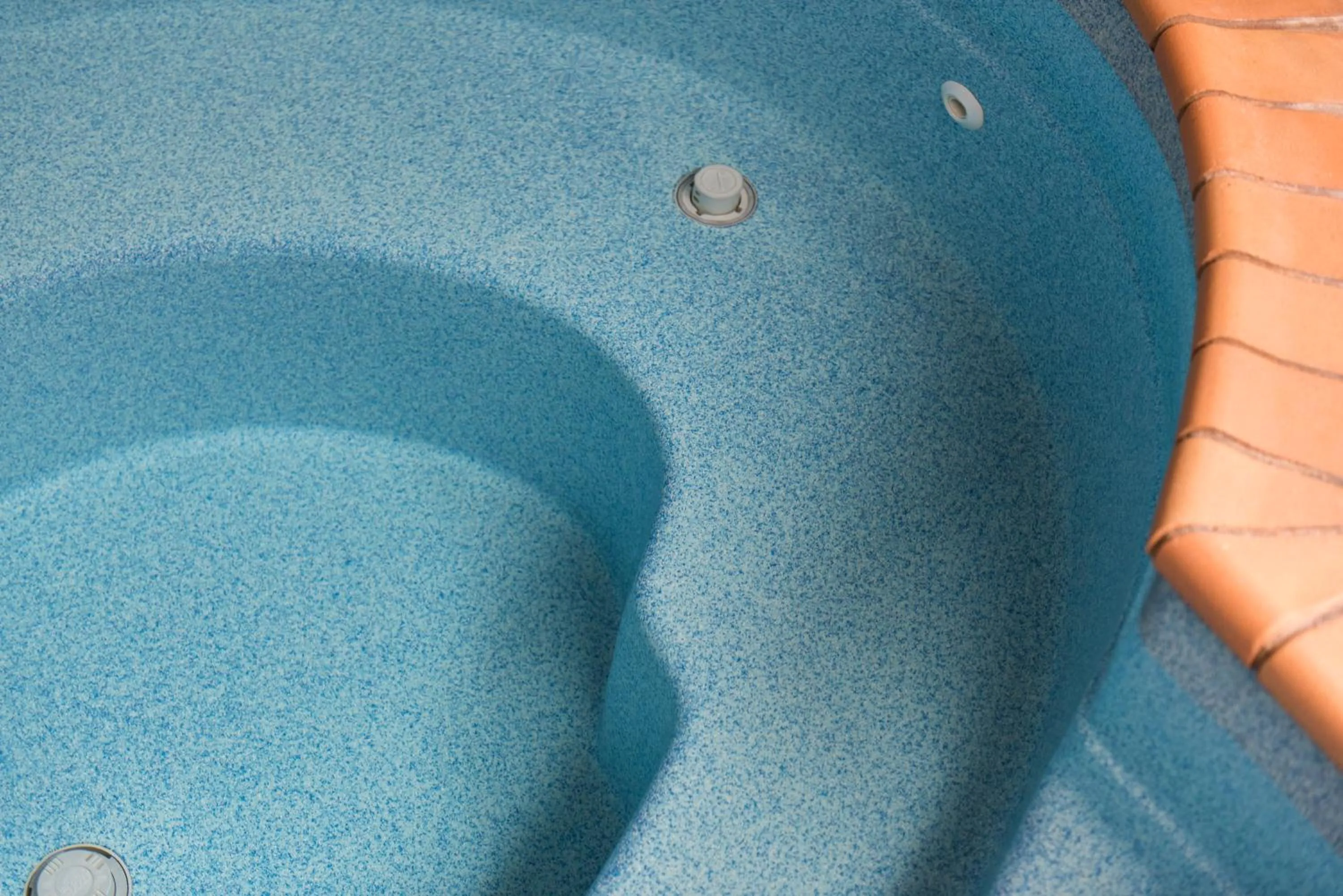 Hot Tub in Motel On A'Beckett