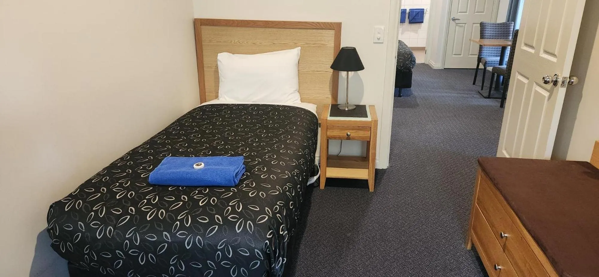 Bedroom, Bed in Motel On A'Beckett