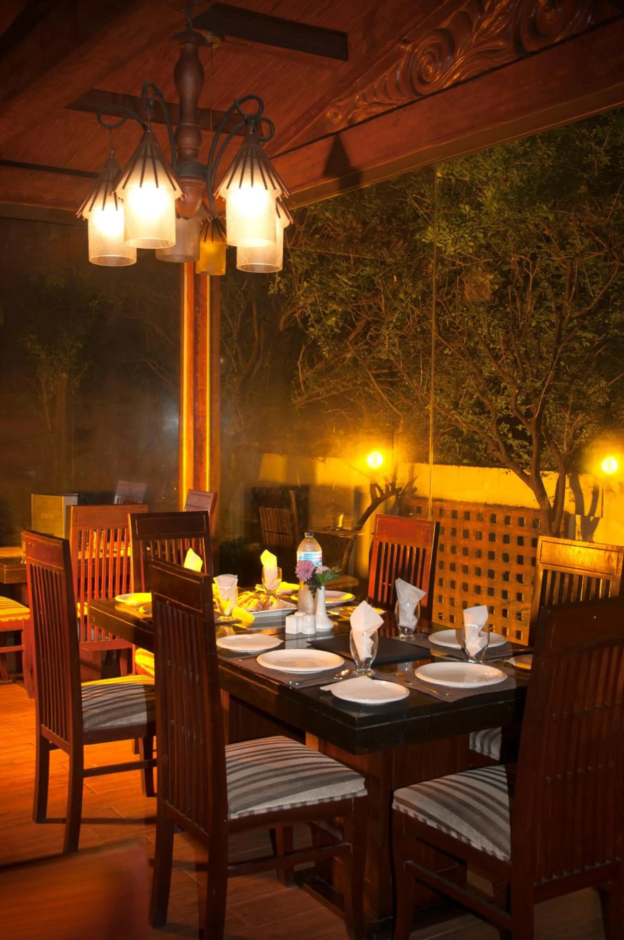 Royal Elegance Hotel