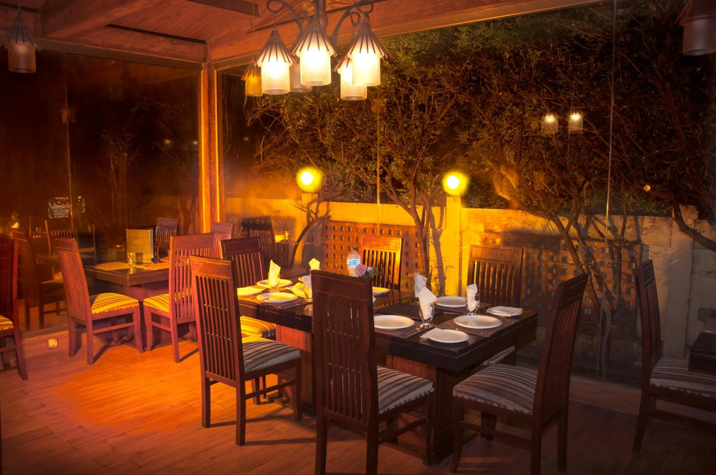 Royal Elegance Hotel