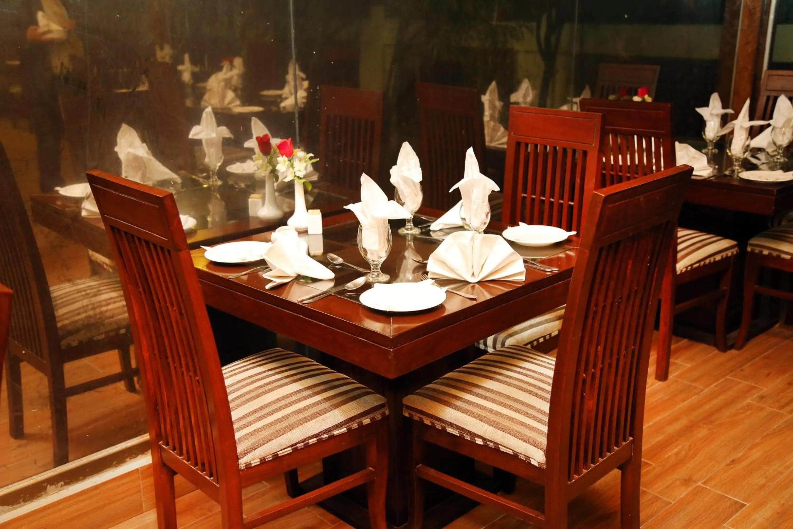 Royal Elegance Hotel