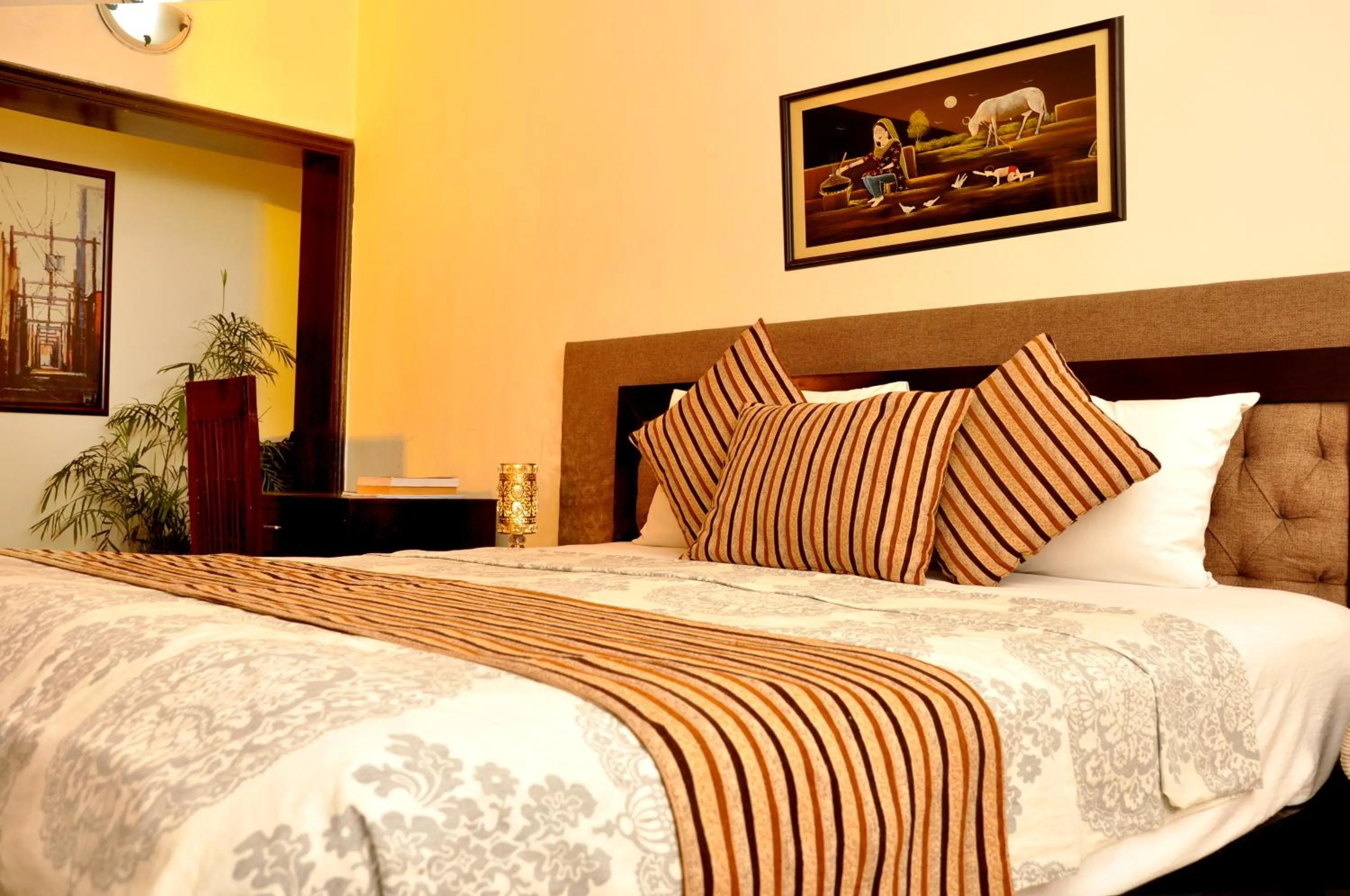 Bed in Royal Elegance Hotel
