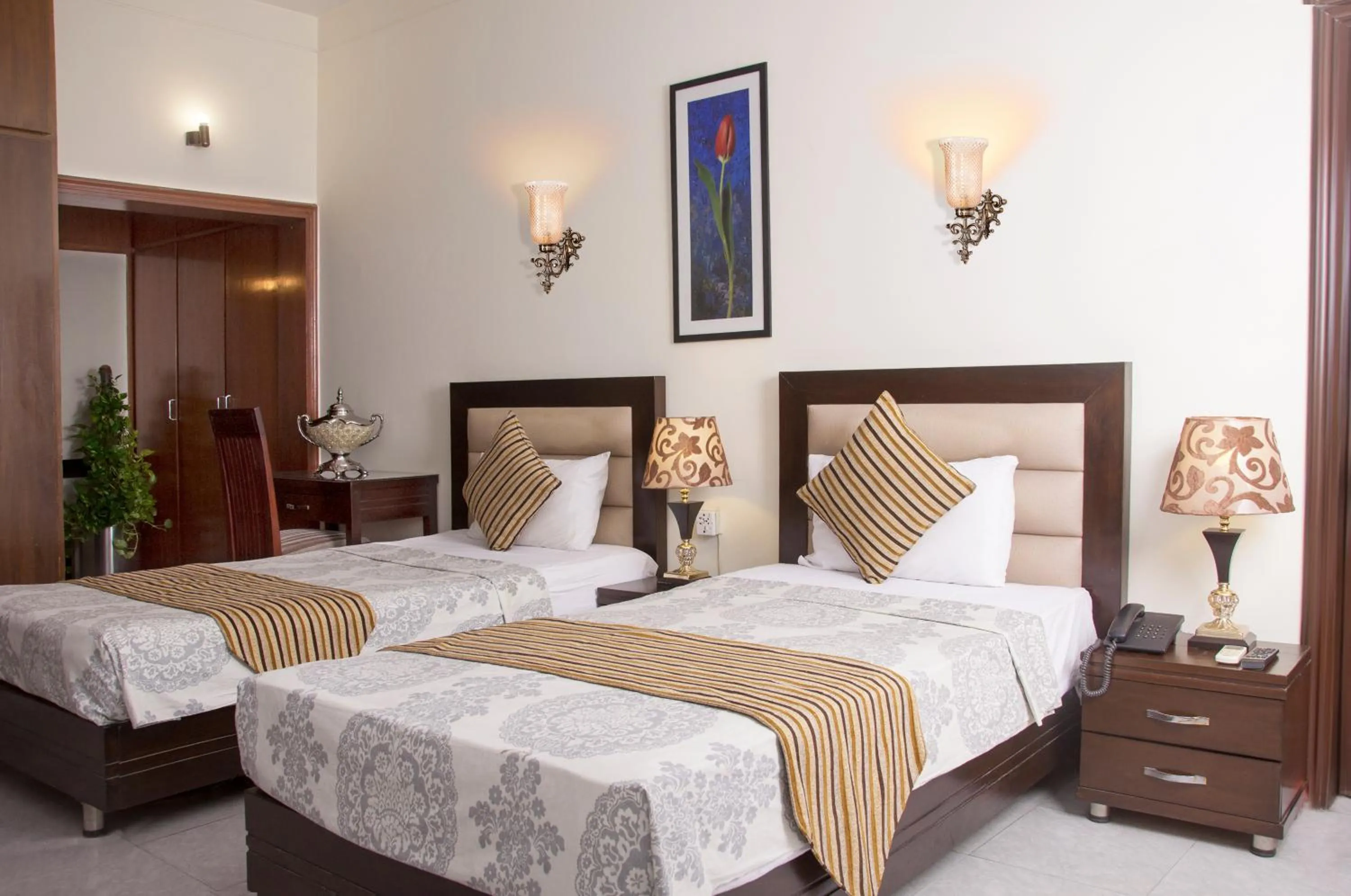 Bed in Royal Elegance Hotel