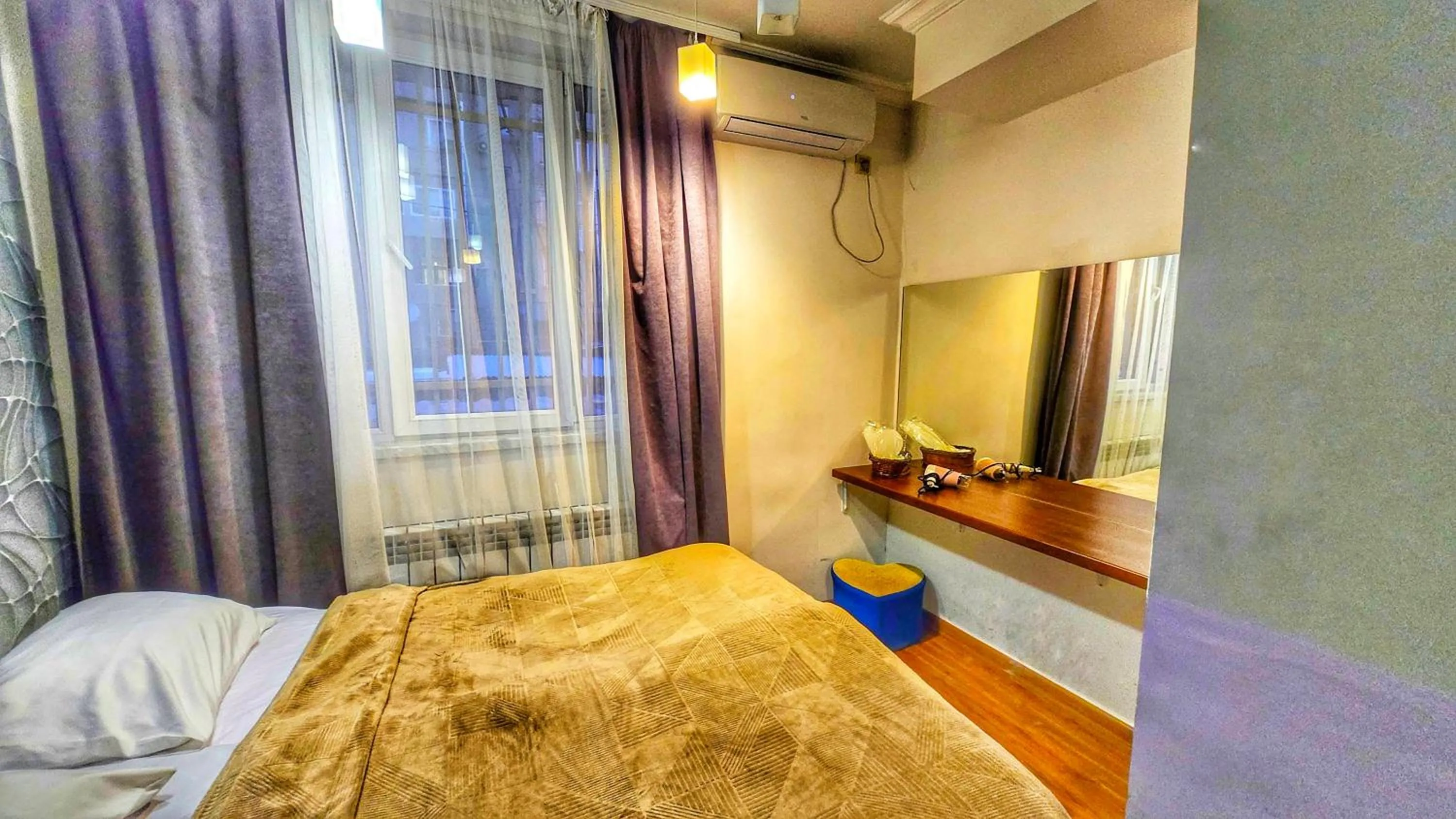 Apple Hotel