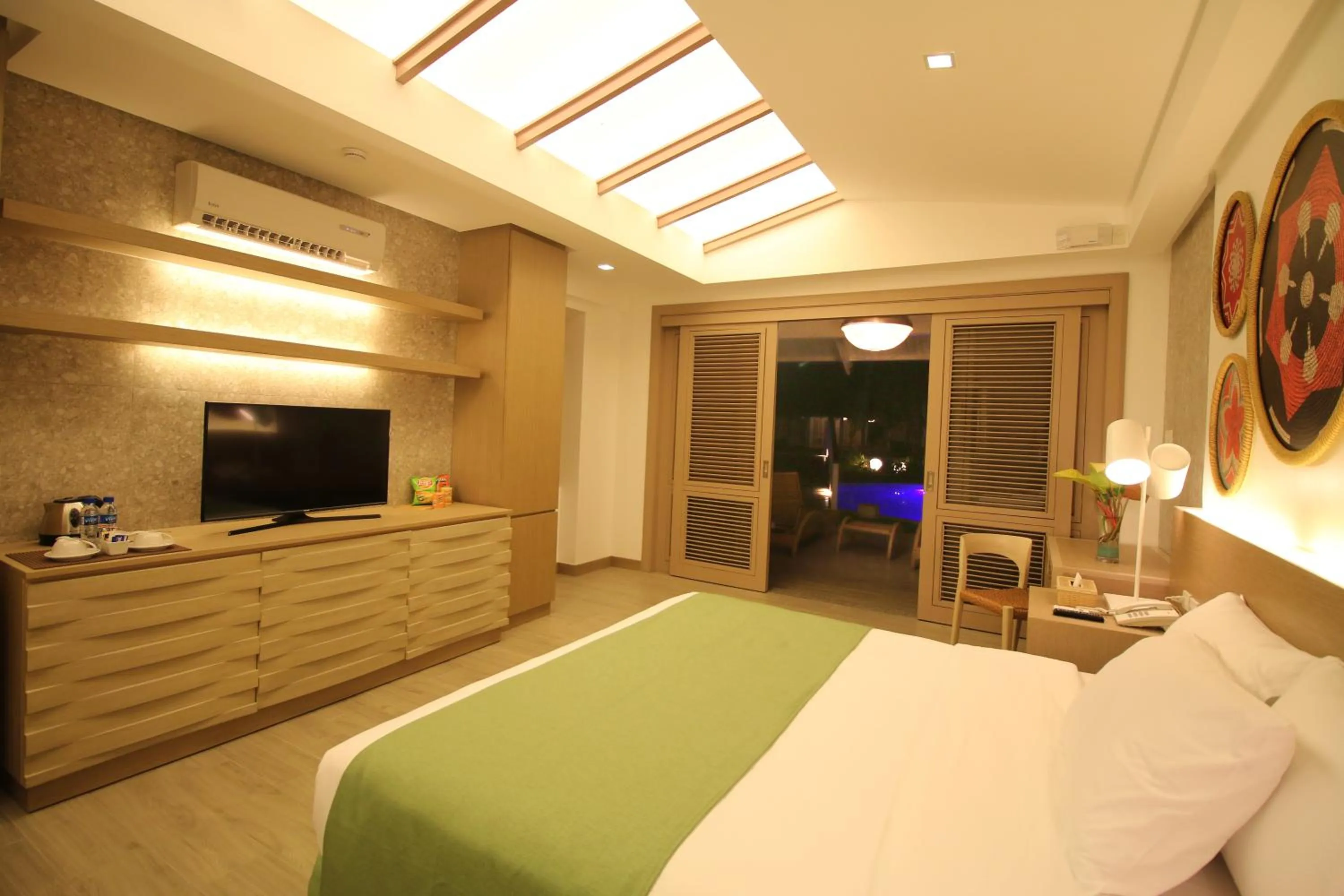 Photo of the whole room, Bed in Bohol Shores