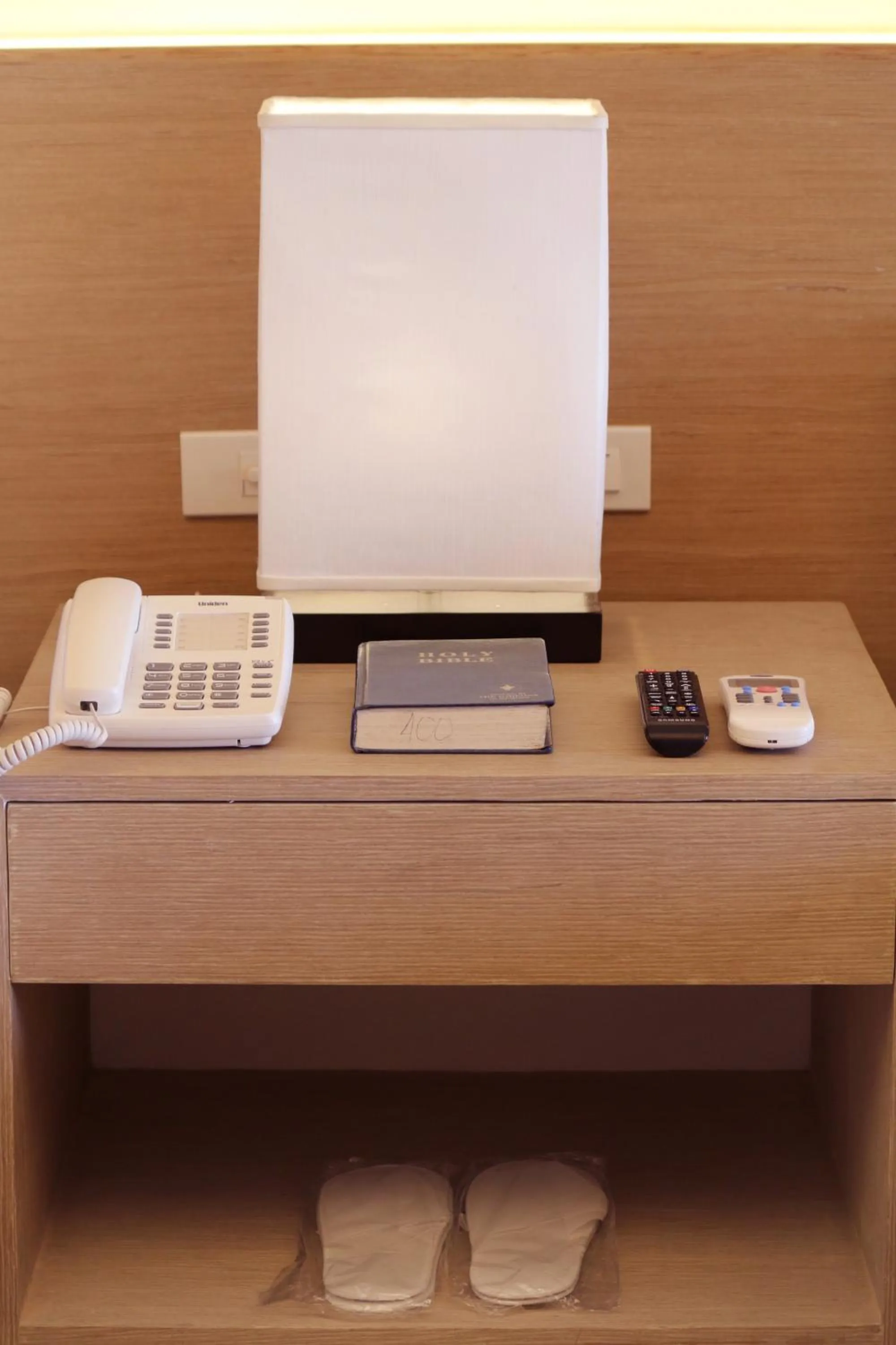 Photo of the whole room in Bohol Shores