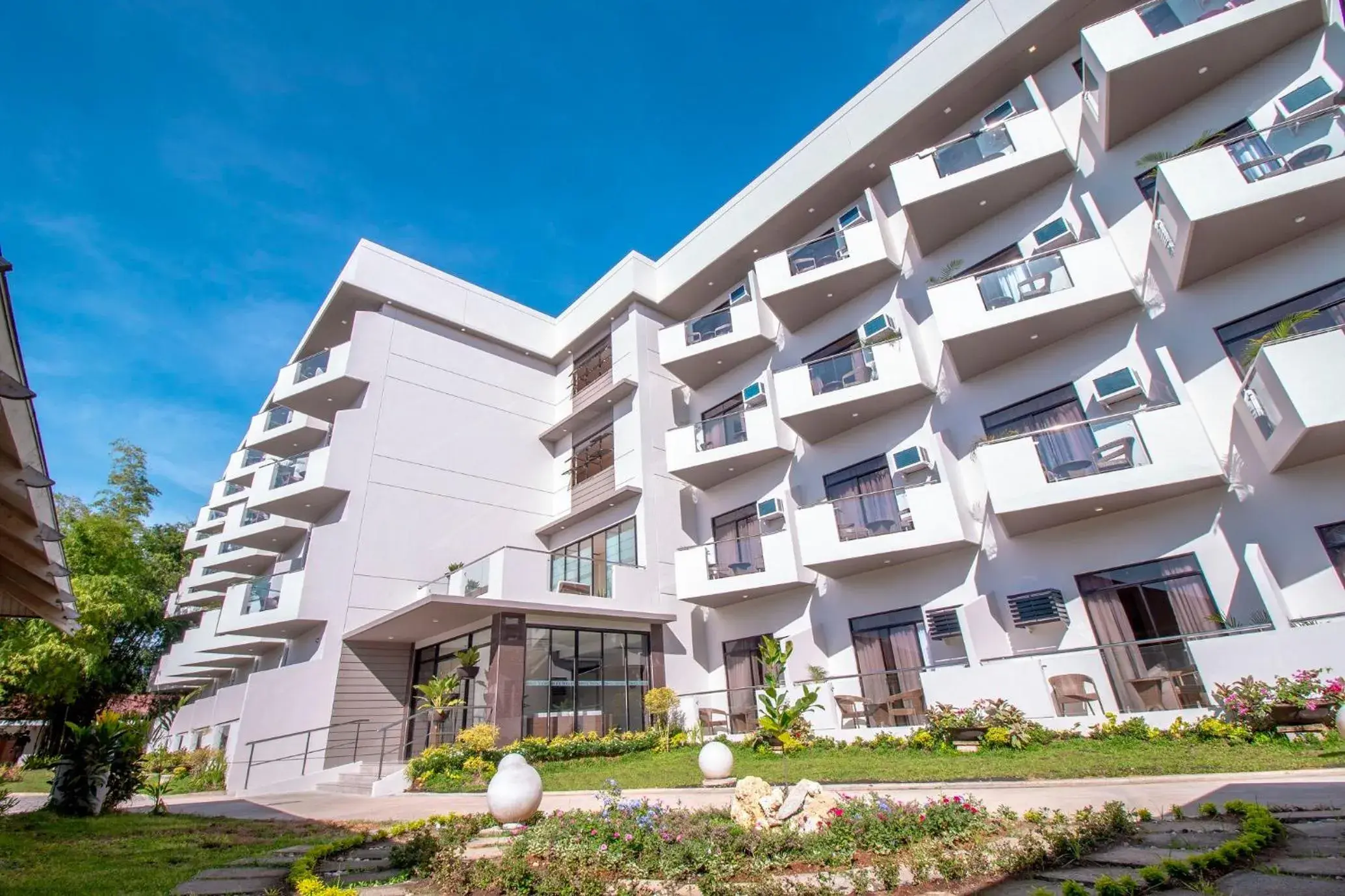 Property building in Bohol Shores Property building in Bohol Shores