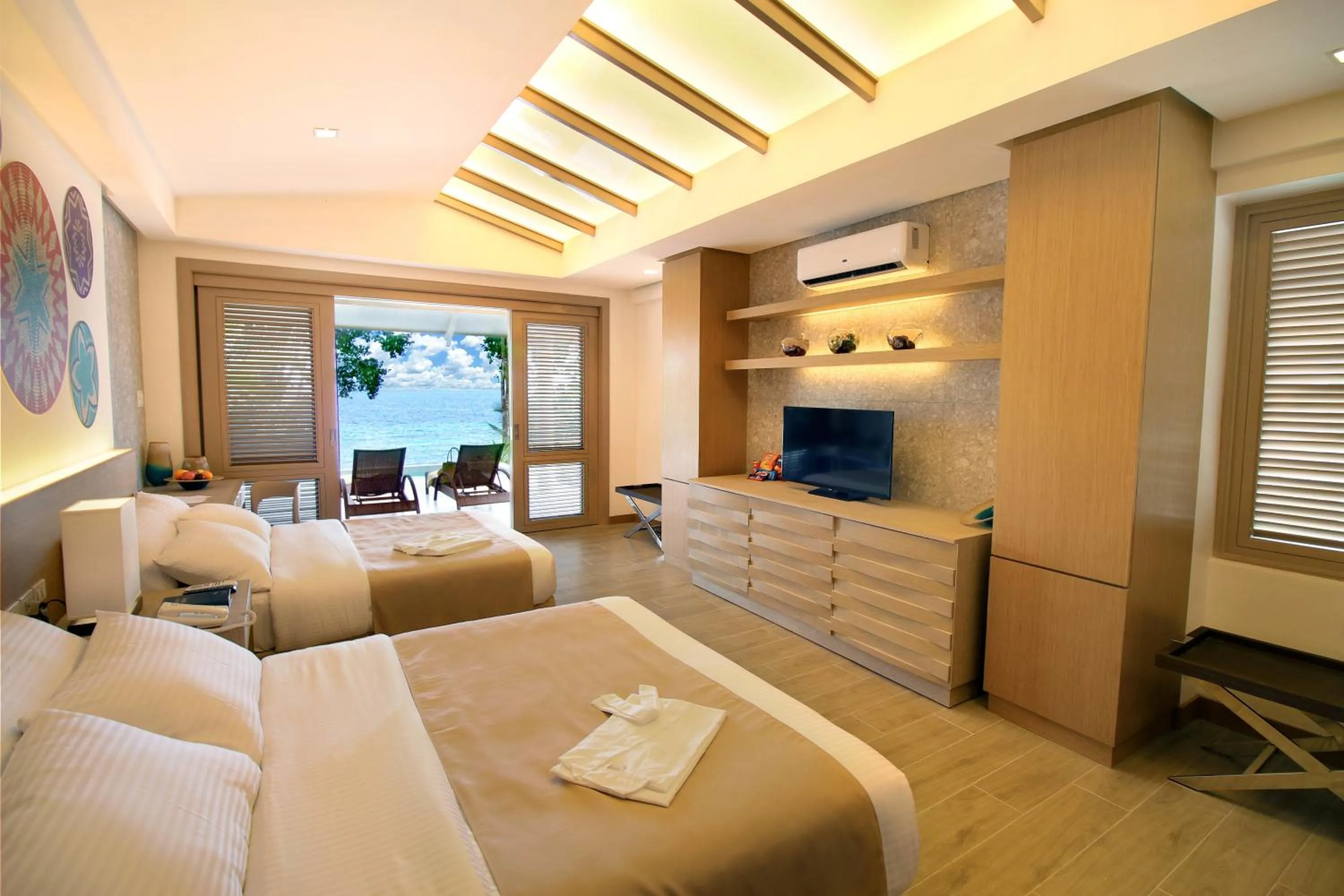 Photo of the whole room, Bed in Bohol Shores