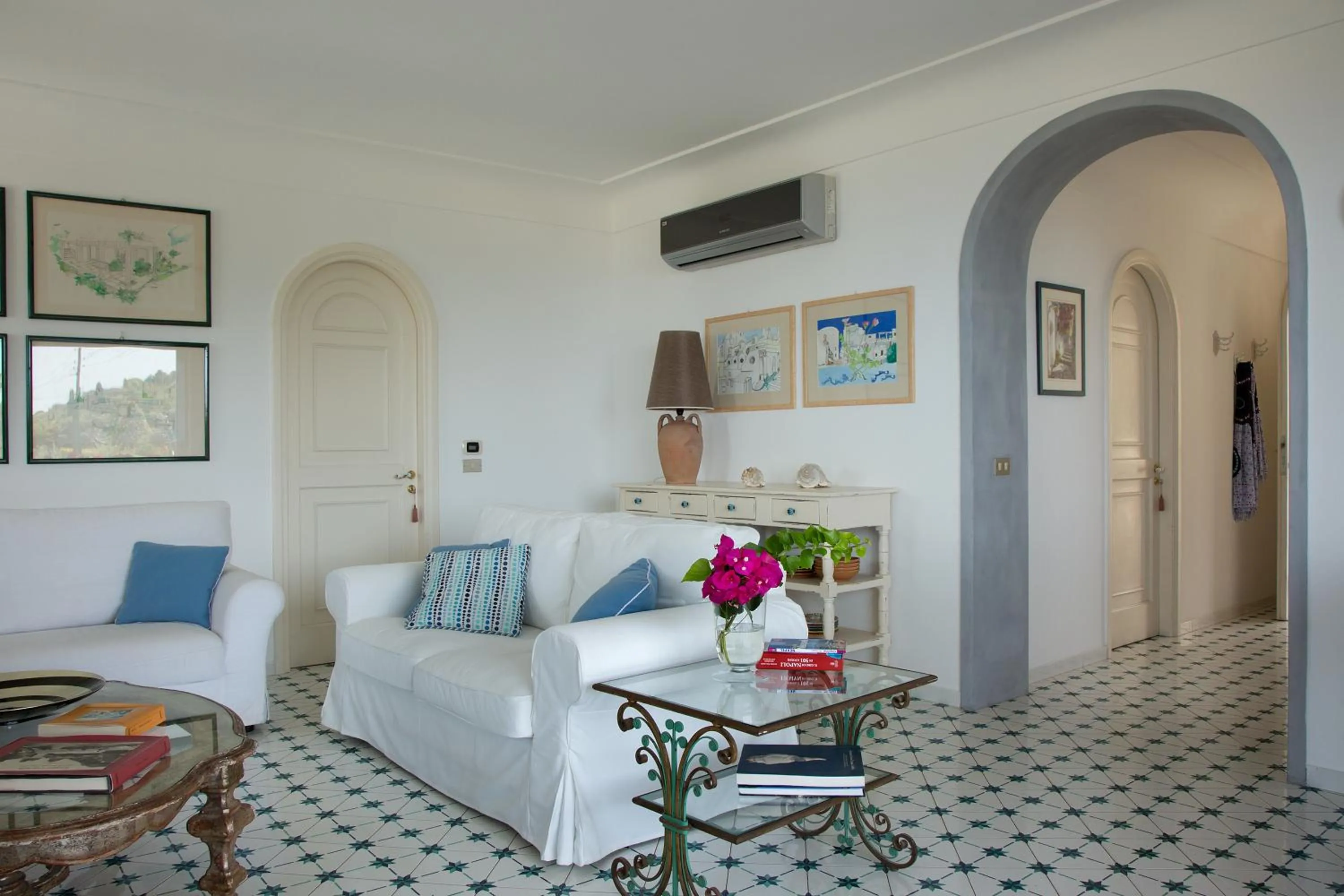 Communal lounge/ TV room in Riolinciano14 B&B