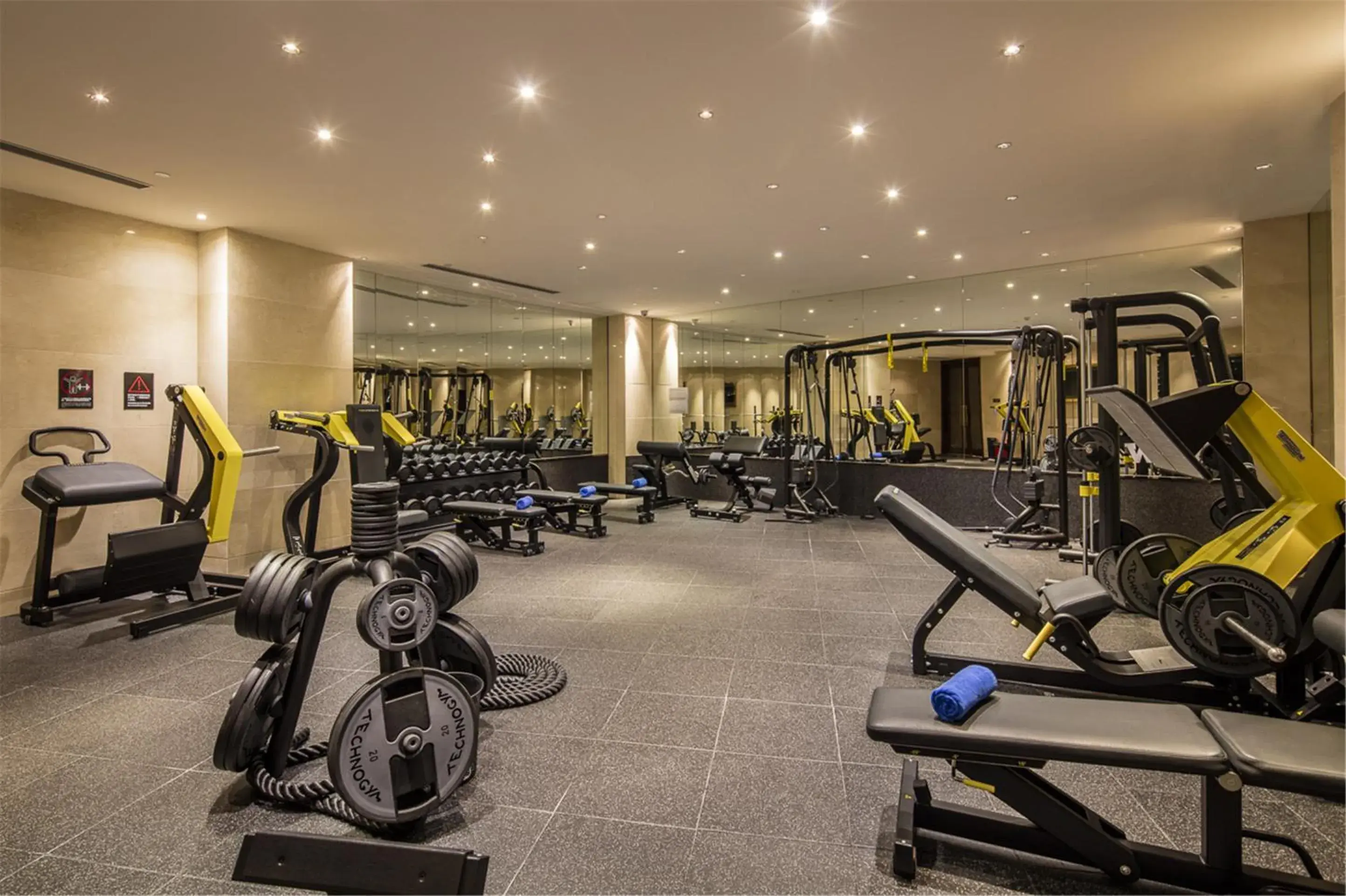 Fitness centre/facilities in Royal Century Hotel Shanghai Fitness centre/facilities in Royal Century Hotel Shanghai