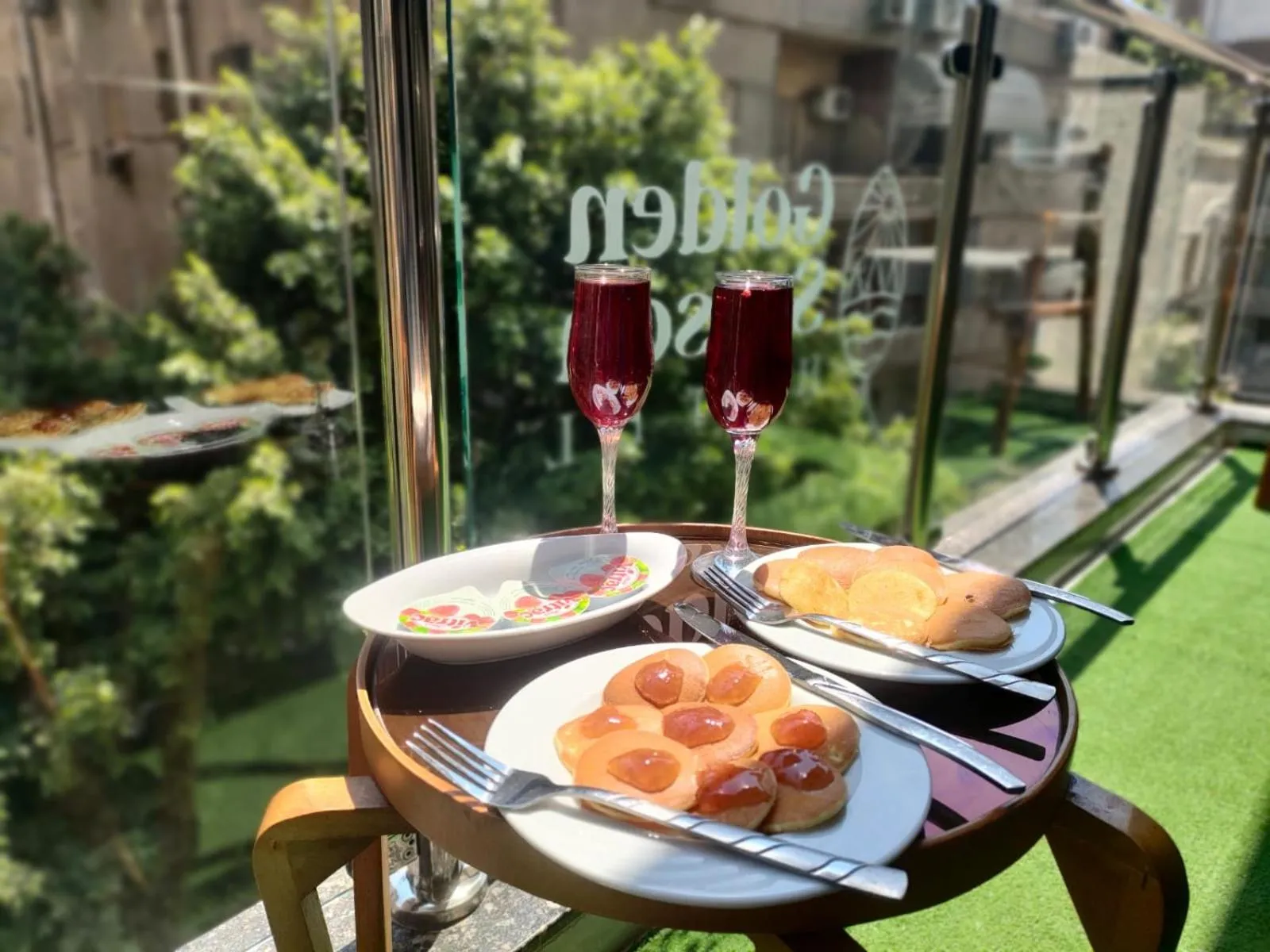 Food and drinks in Golden Season Hotel