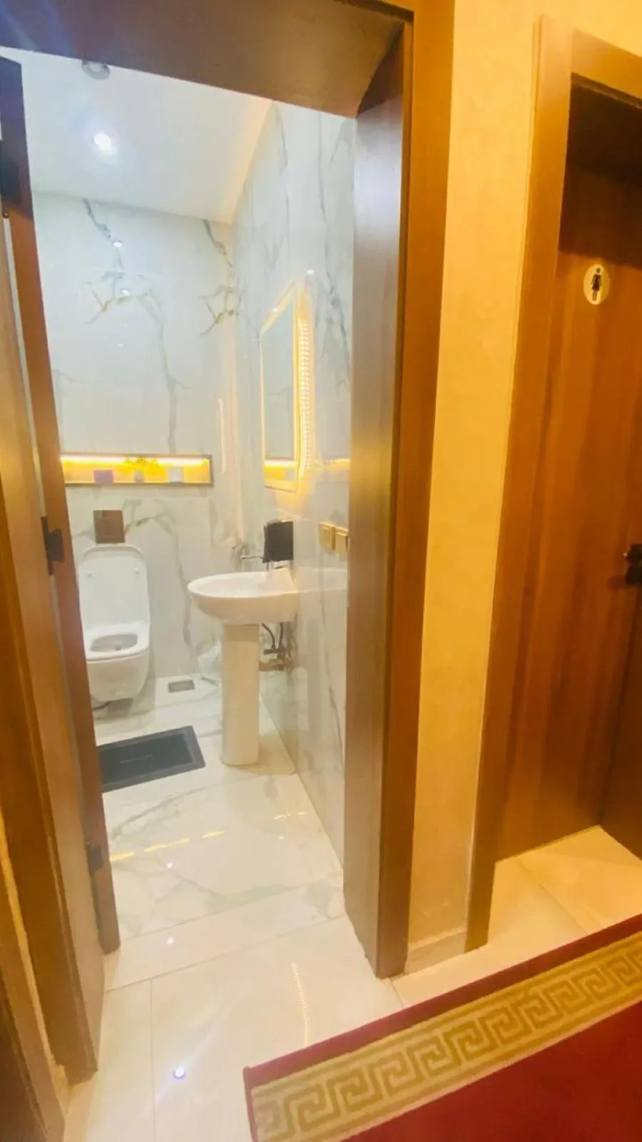 Hot Spring Bath in Golden Season Hotel