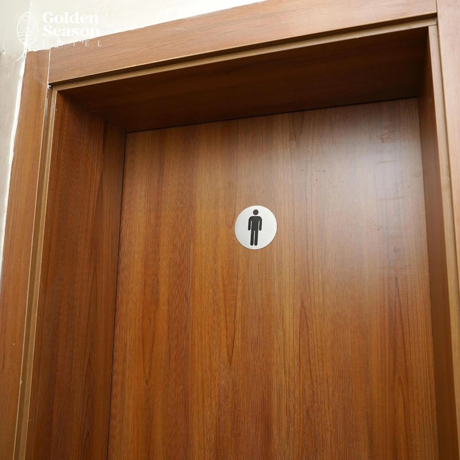 Hot Spring Bath in Golden Season Hotel