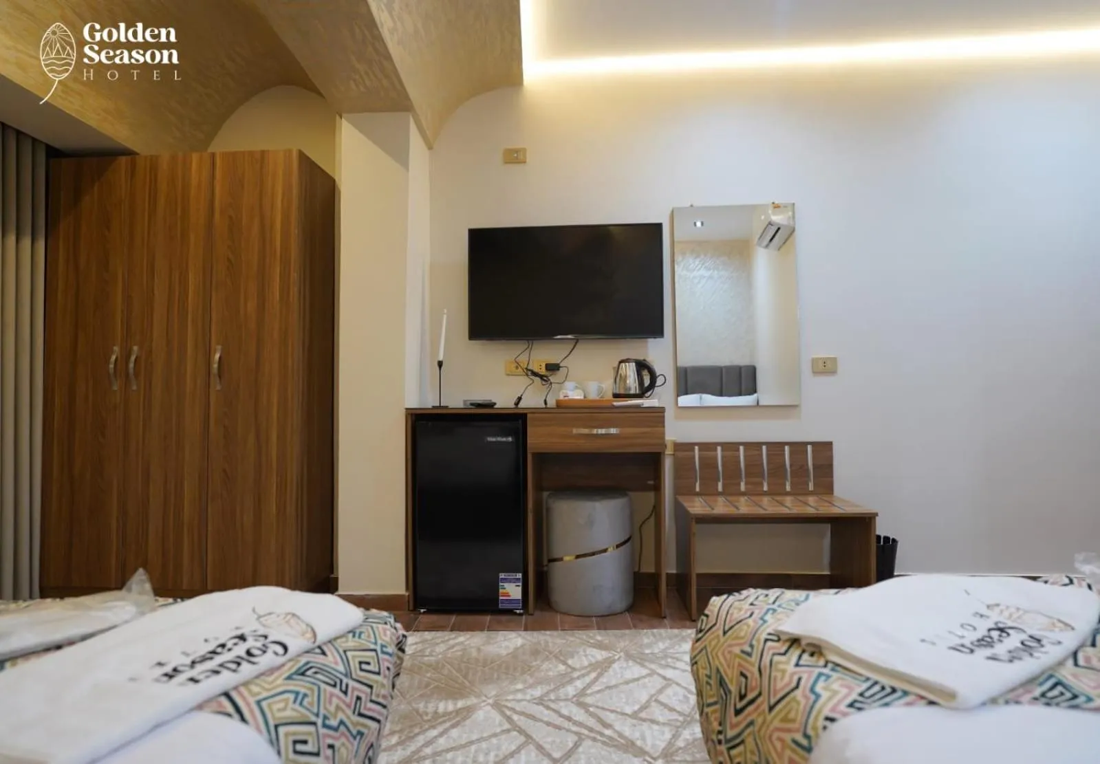 Coffee/tea facilities, Bed in Golden Season Hotel