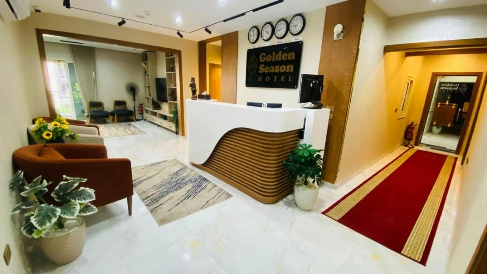 Lobby or reception in Golden Season Hotel