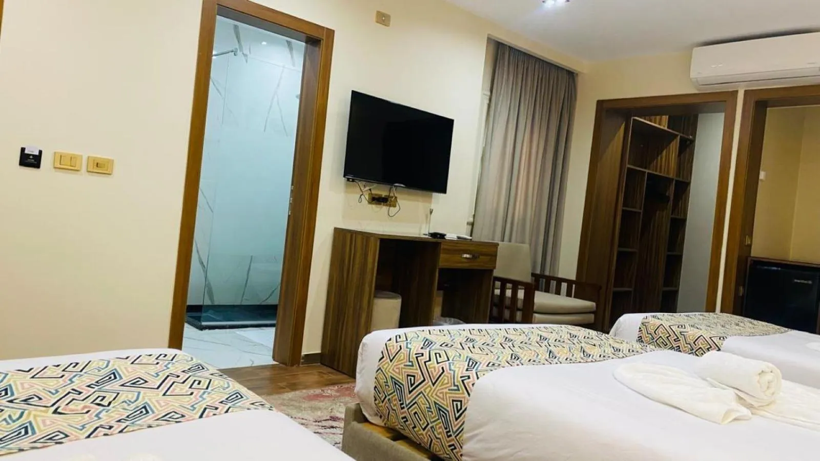 Photo of the whole room, Bed in Golden Season Hotel