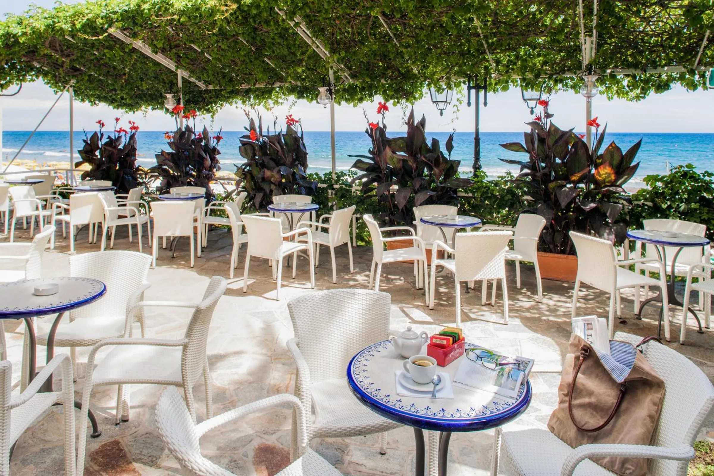 Patio in Hotel Beau Sejour
