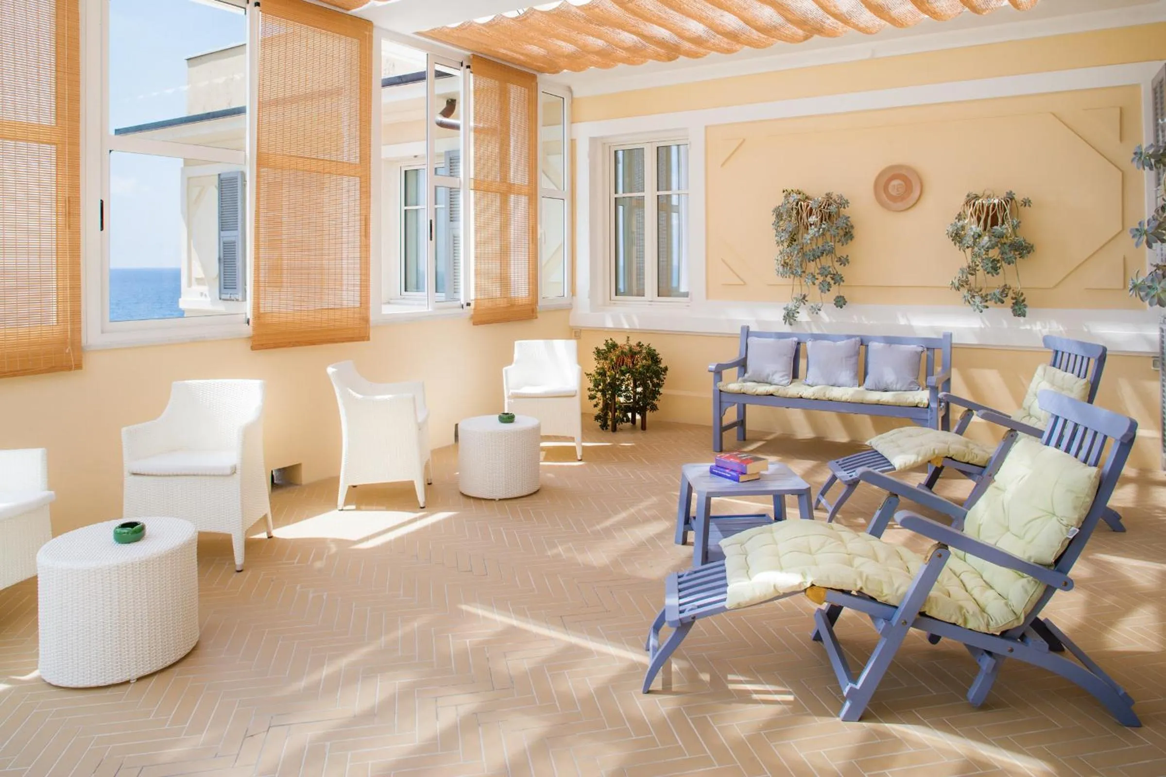 Patio in Hotel Beau Sejour