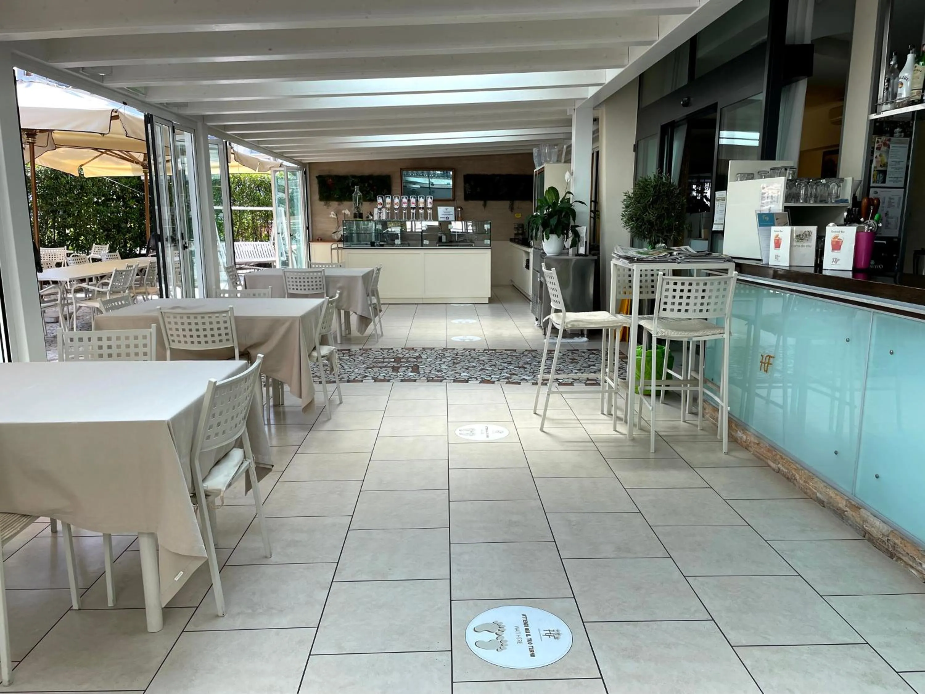 Restaurant/places to eat in Hotel Franca