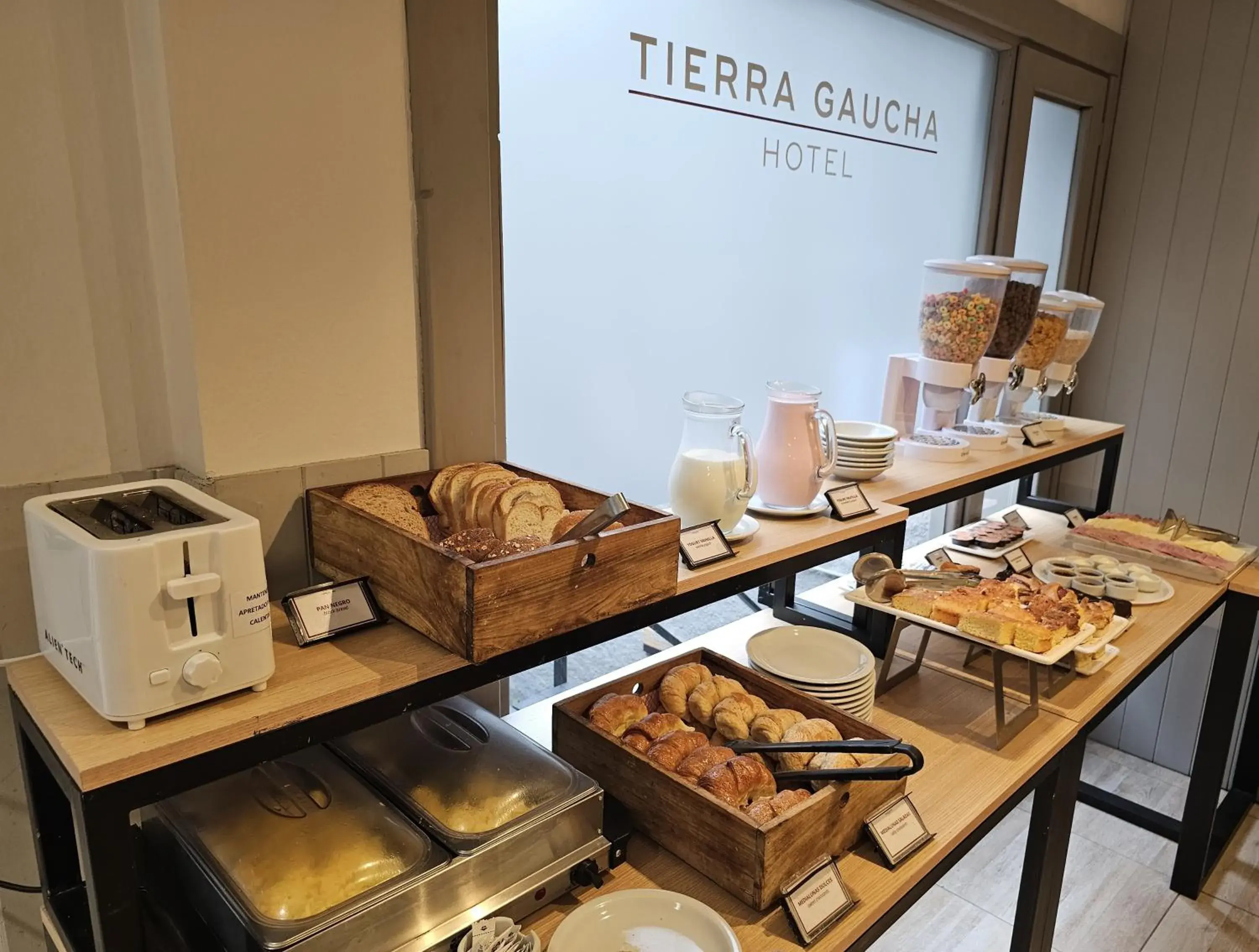 Buffet breakfast in Hotel Tierra Gaucha Buffet breakfast in Hotel Tierra Gaucha