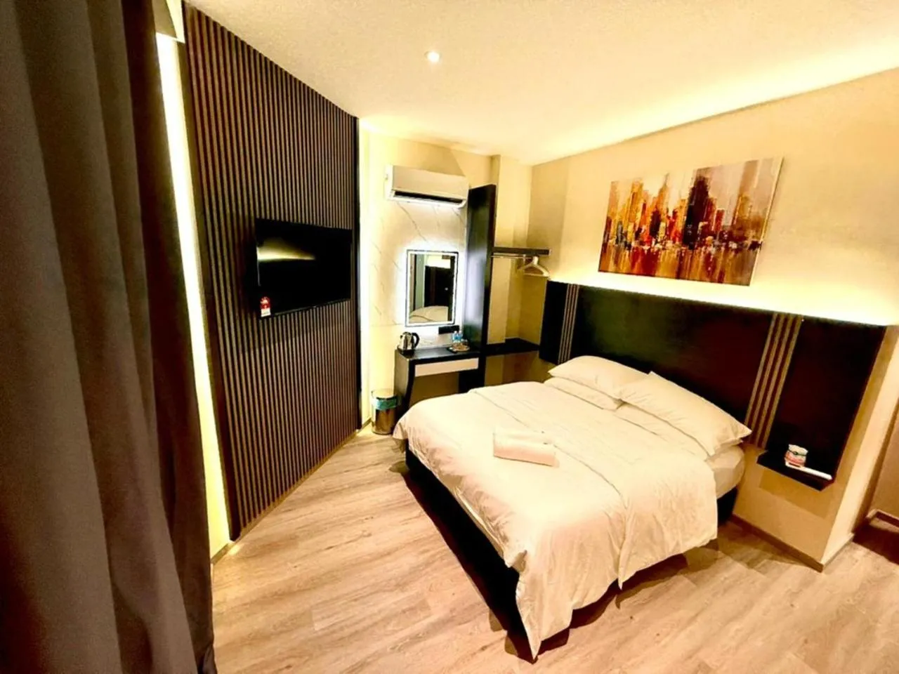 Bedroom, Bed in Hota Inn Limbang