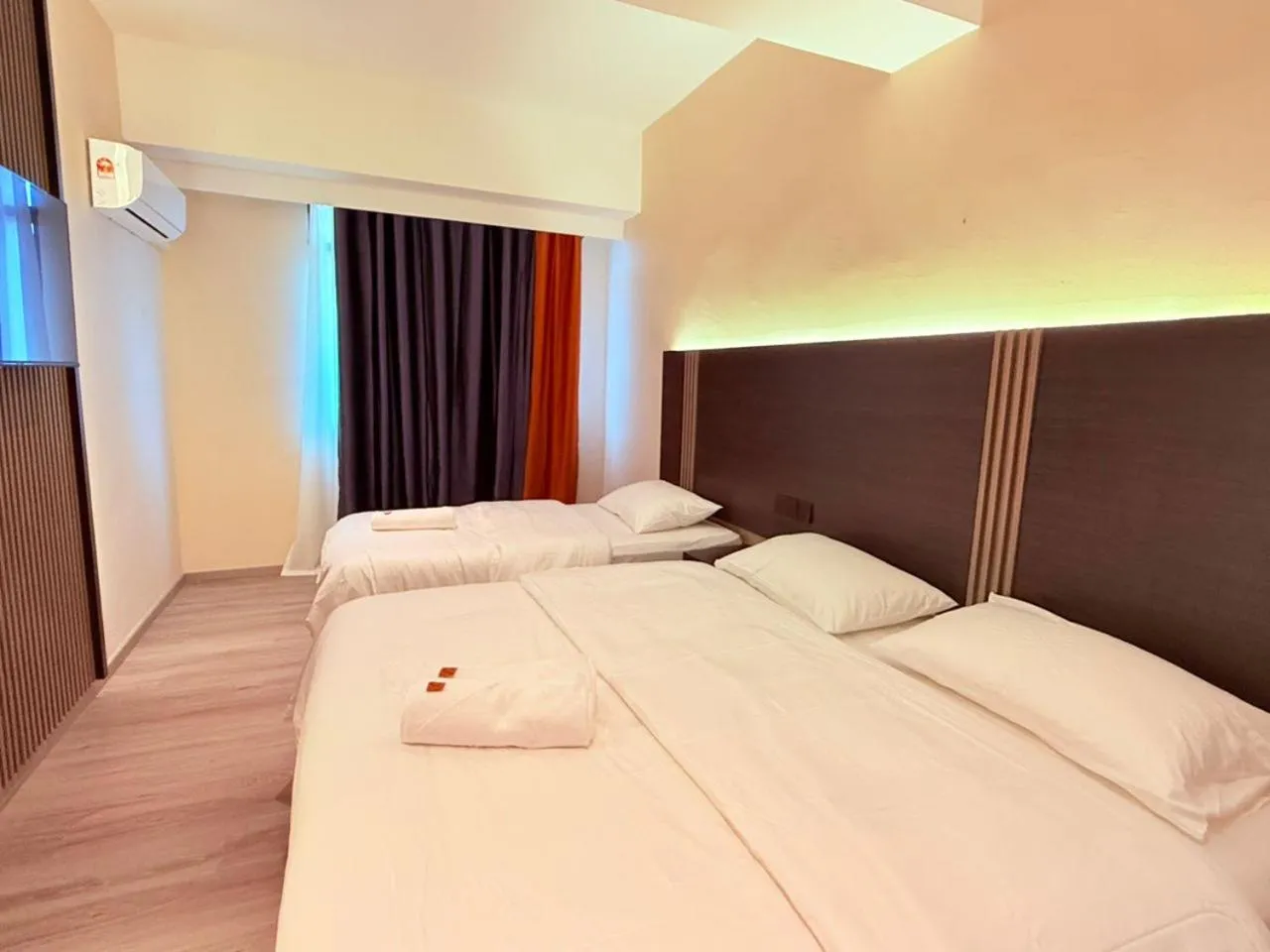 Bedroom, Bed in Hota Inn Limbang