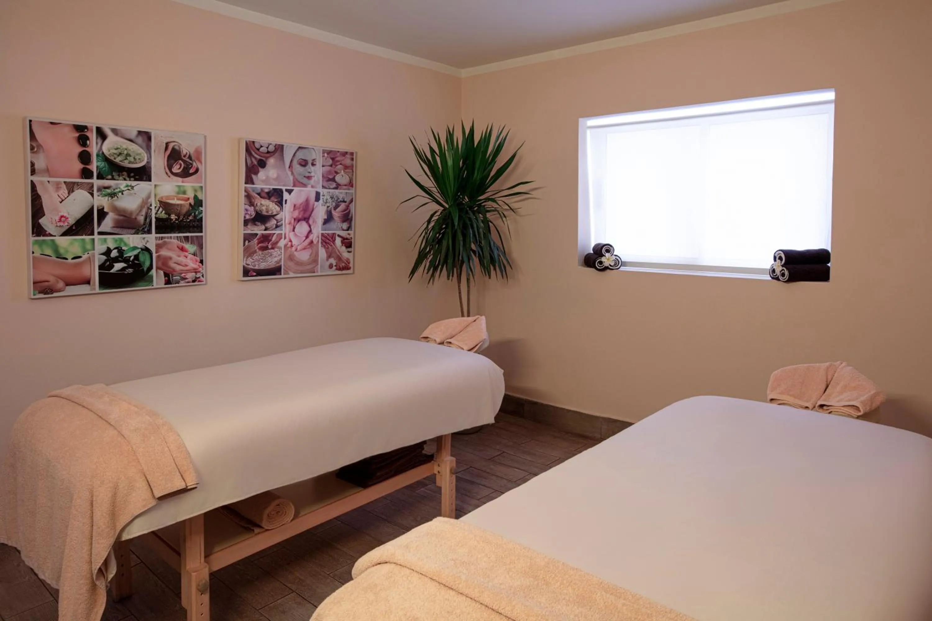 Massage, Bed in JAZ Aquaviva