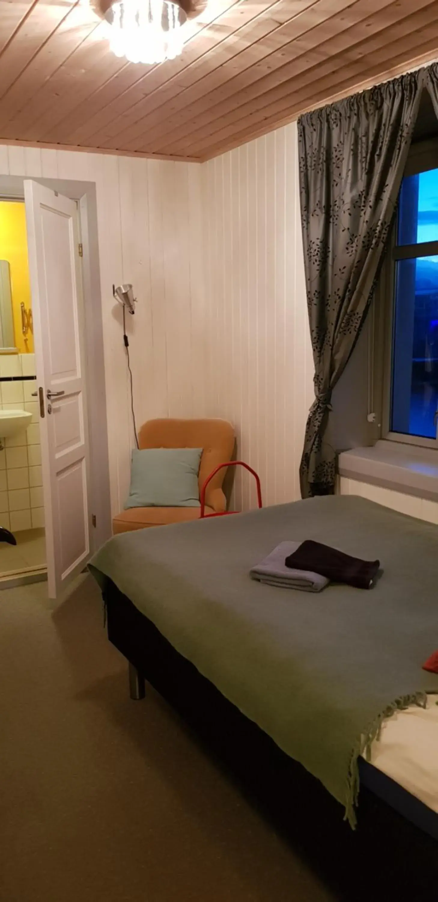 Single Room with Sea View in Nyksund Ekspedisjonen Single Room with Sea View in Nyksund Ekspedisjonen