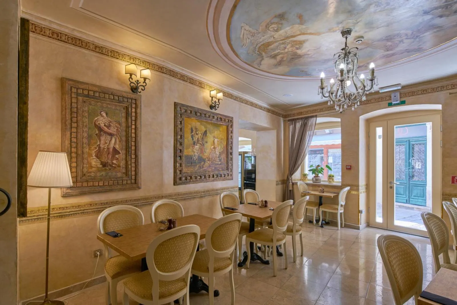 Breakfast in Heritage Hotel Life Palace