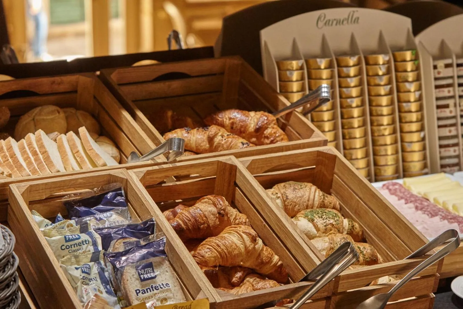 Breakfast in Heritage Hotel Life Palace