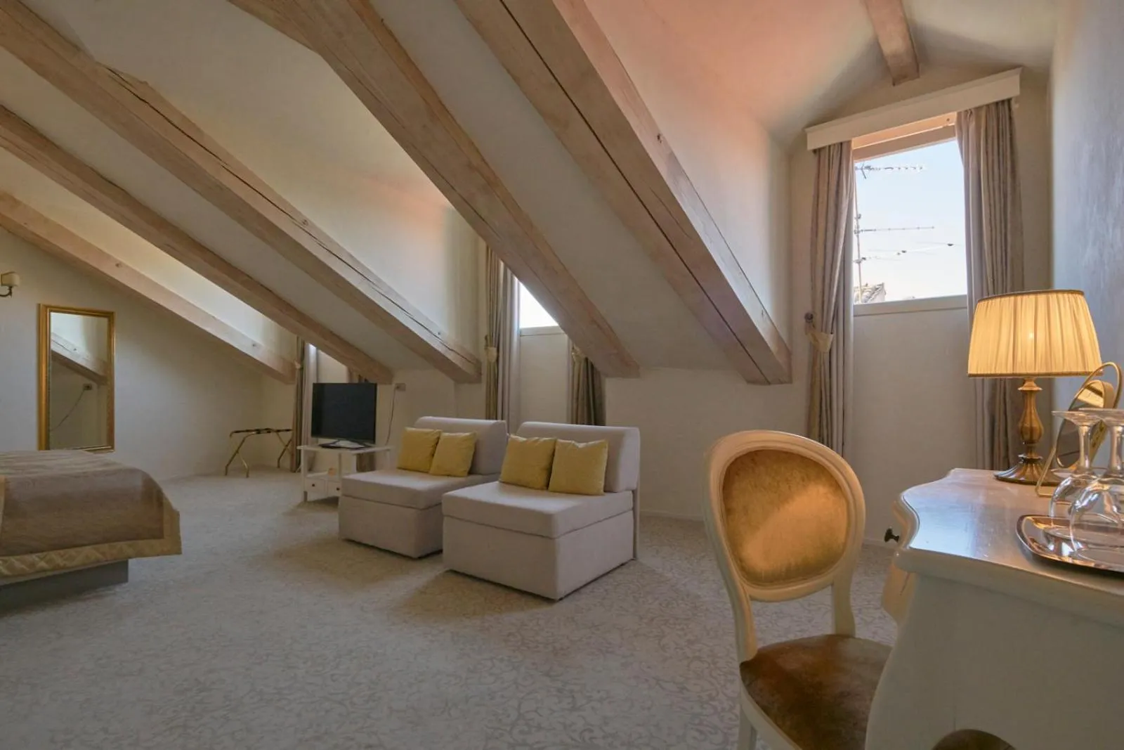 Bedroom in Heritage Hotel Life Palace