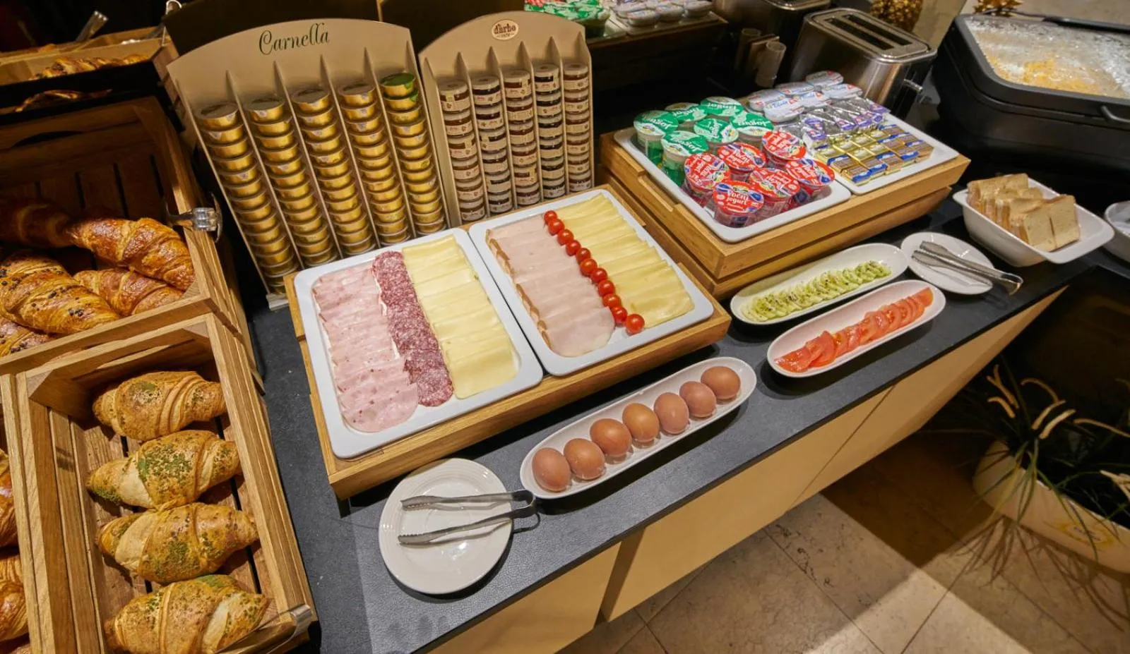 Breakfast in Heritage Hotel Life Palace