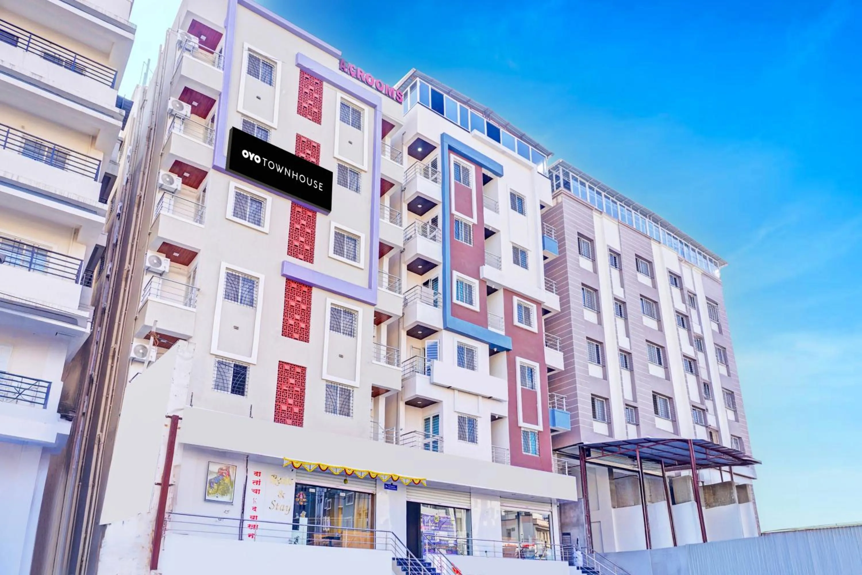 Facade/entrance in Townhouse Rising Surya Hotels