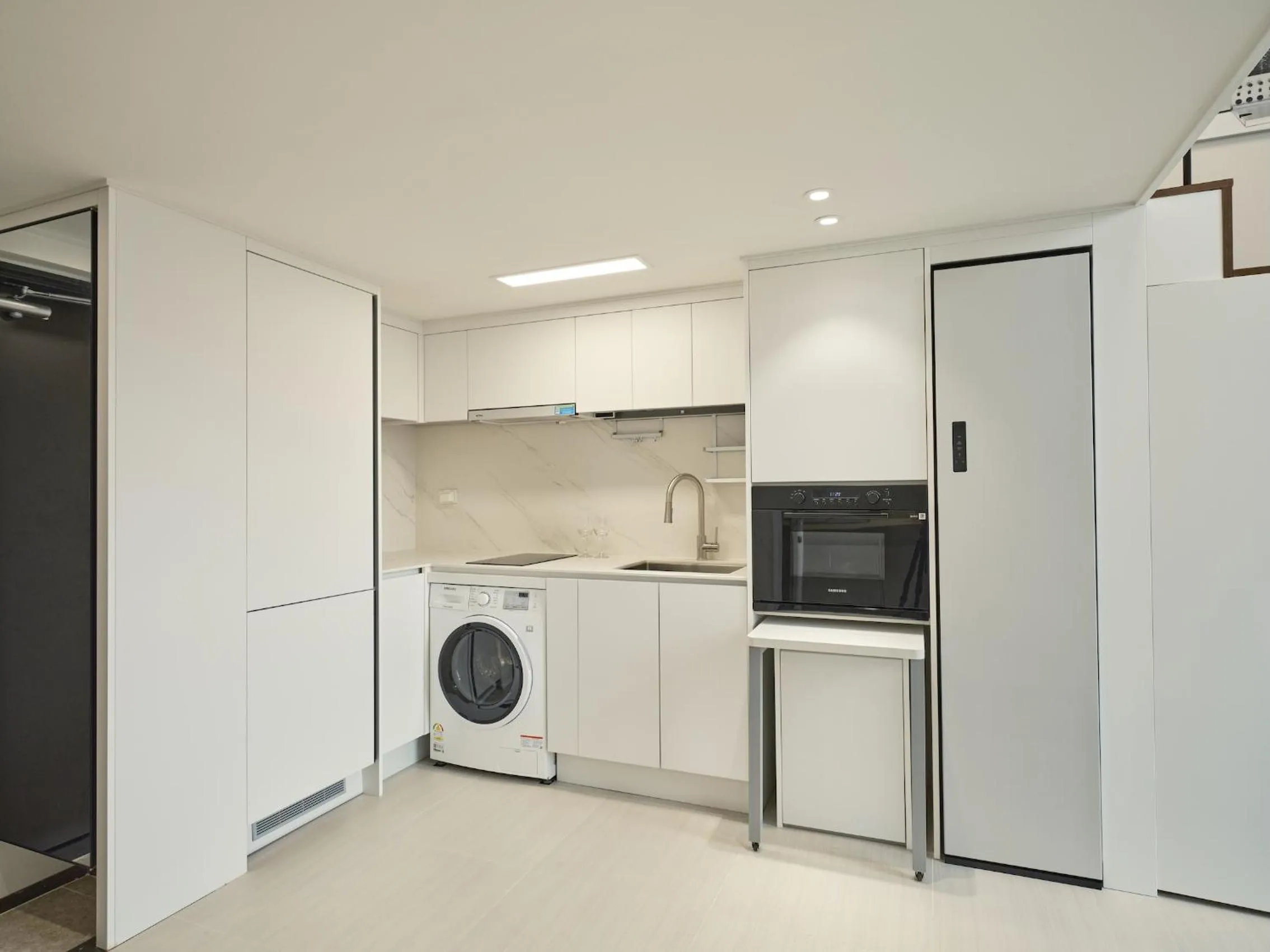Kitchen or kitchenette in UH FLAT Signature GANGNAM