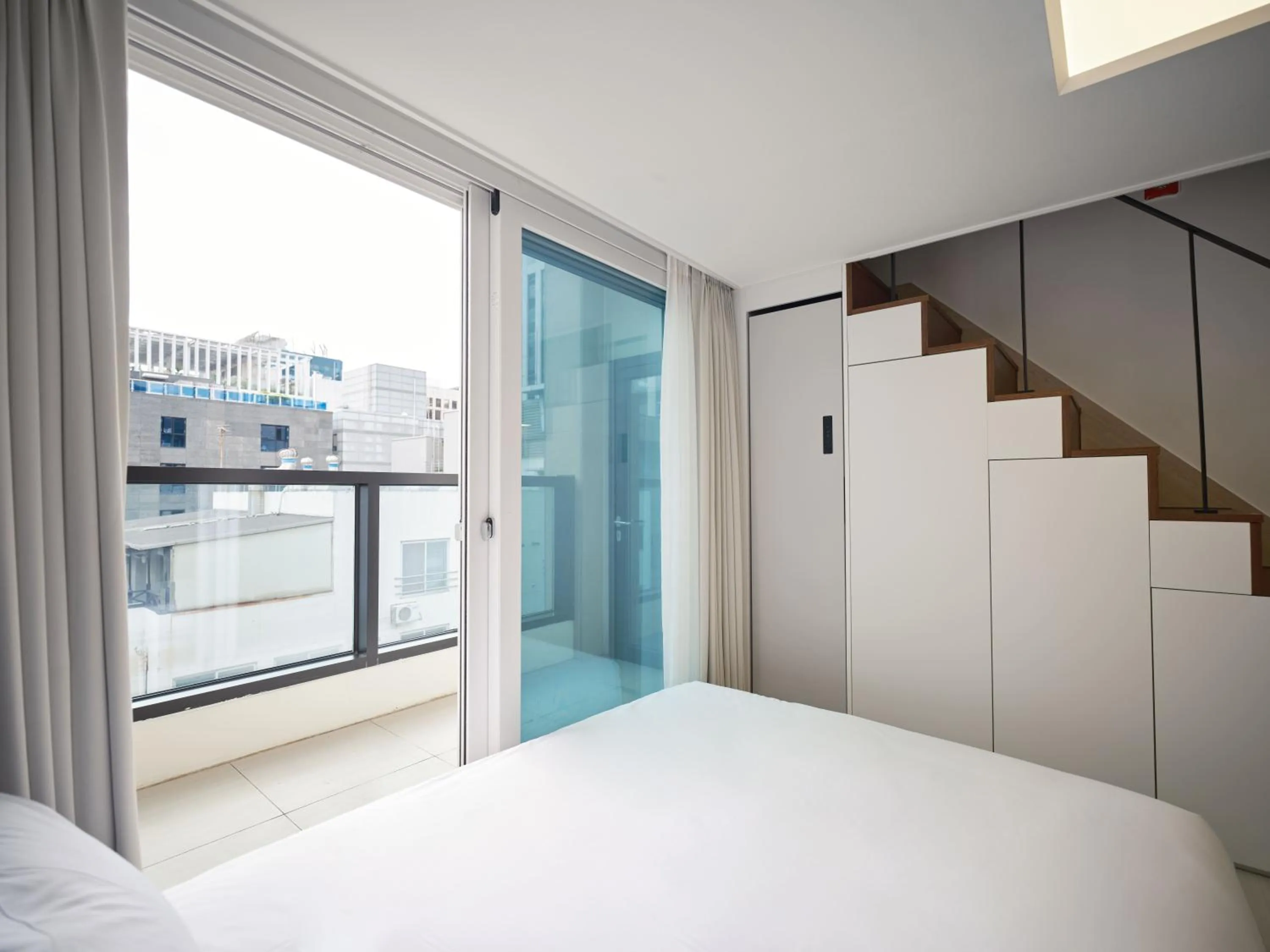 Bed in UH FLAT Signature GANGNAM