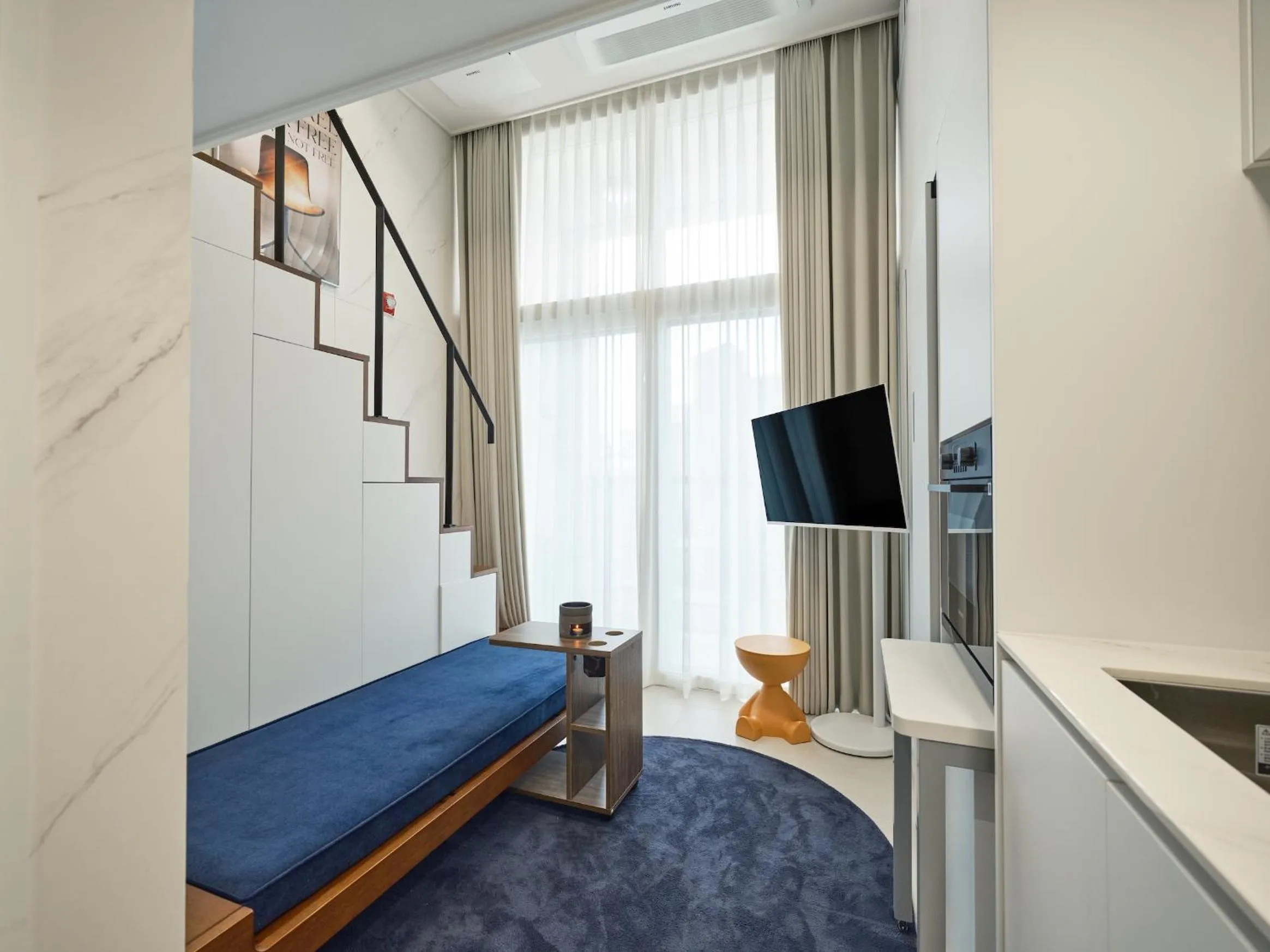 Bed in UH FLAT Signature GANGNAM