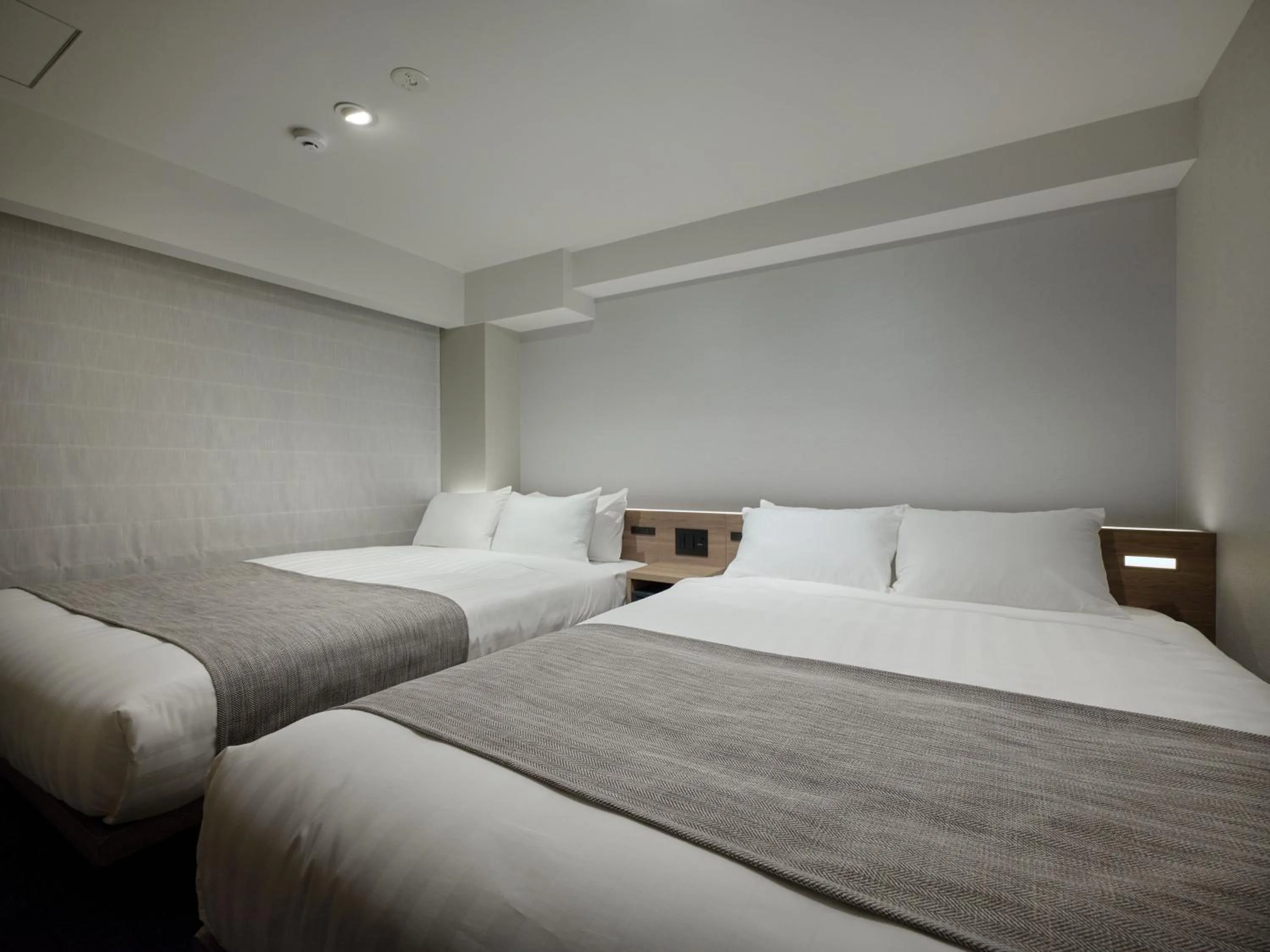 Bed in Premium Apart MONday GINZA EAST