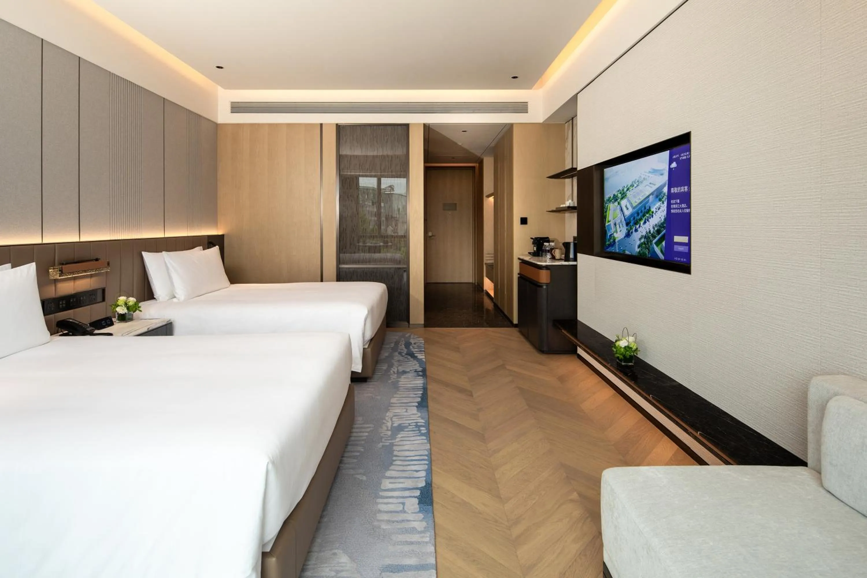 Garden view, Bed in Shanghai Expo RiverSide Hotel