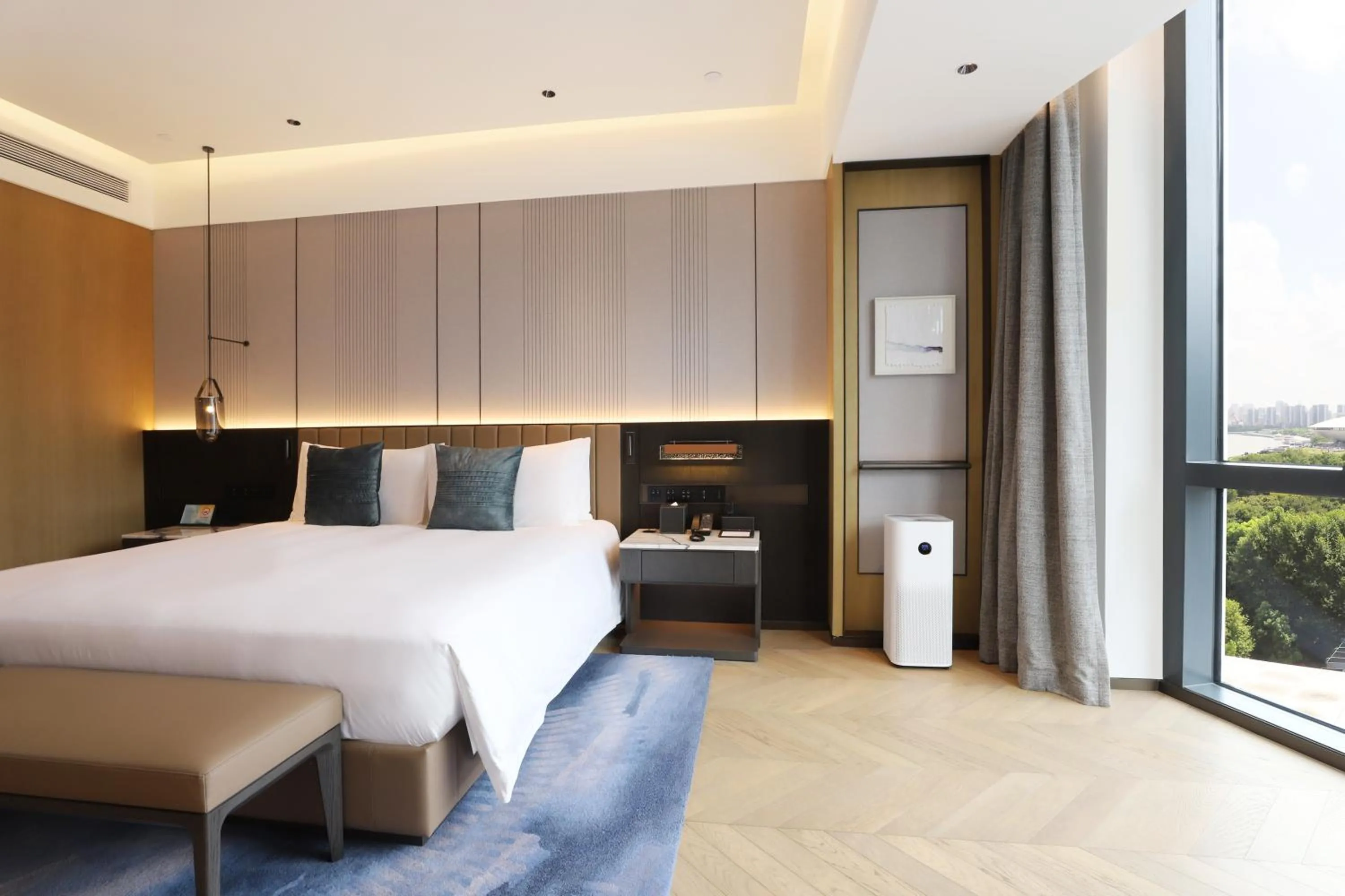 Bedroom, Bed in Shanghai Expo RiverSide Hotel