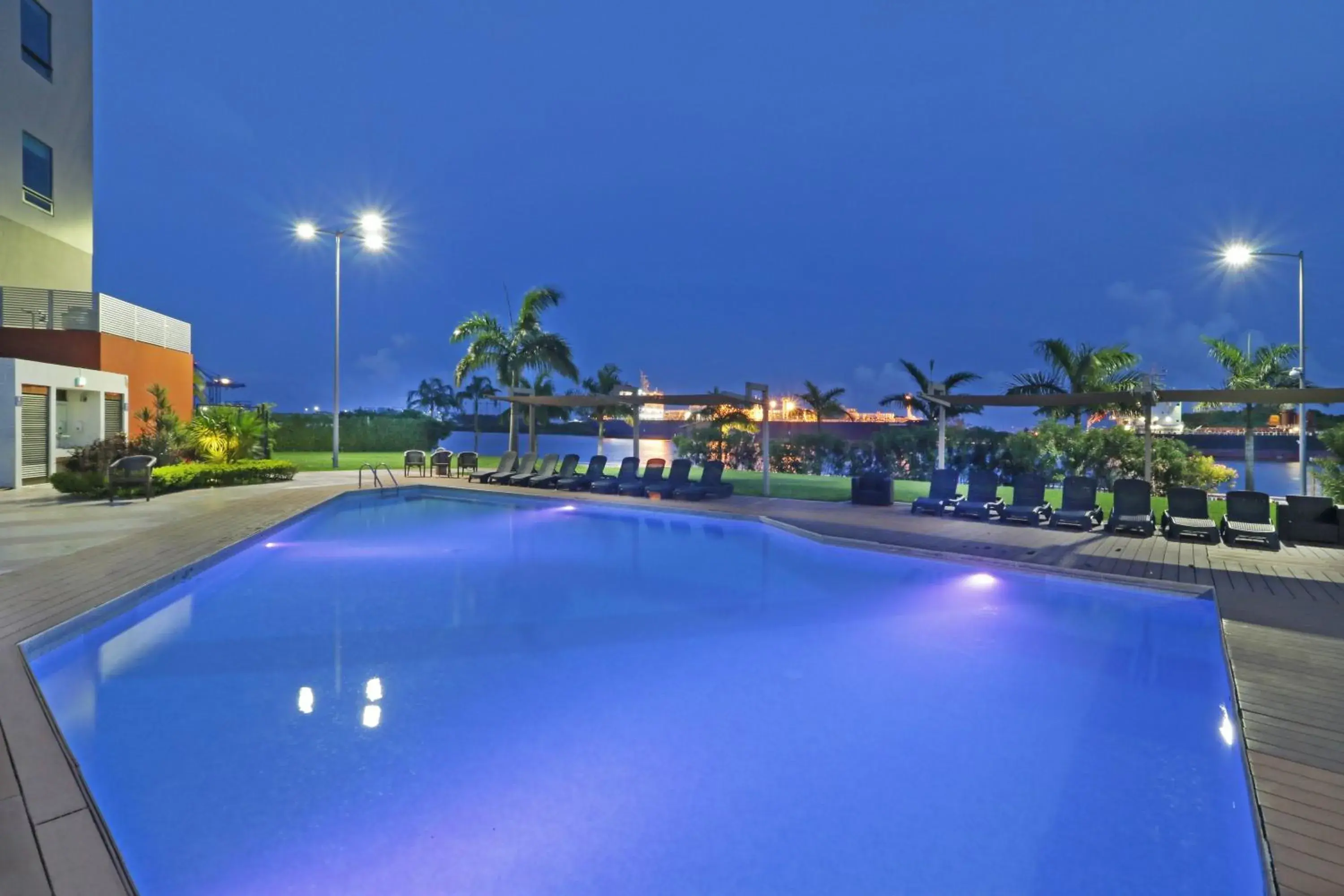 Swimming pool in Holiday Inn Express - Tuxpan by IHG Swimming pool in Holiday Inn Express - Tuxpan by IHG